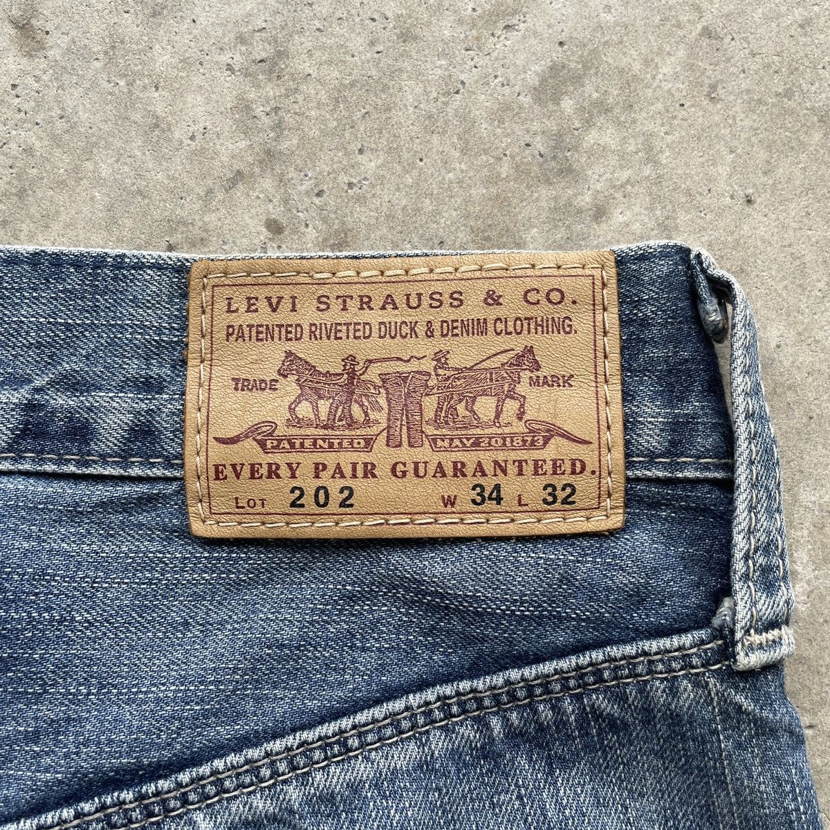 Levi's Vintage Levi’s 202 Faded Buckle Denim Distressed Jeans Pants Size US 36 / EU 52 - 11 Thumbnail