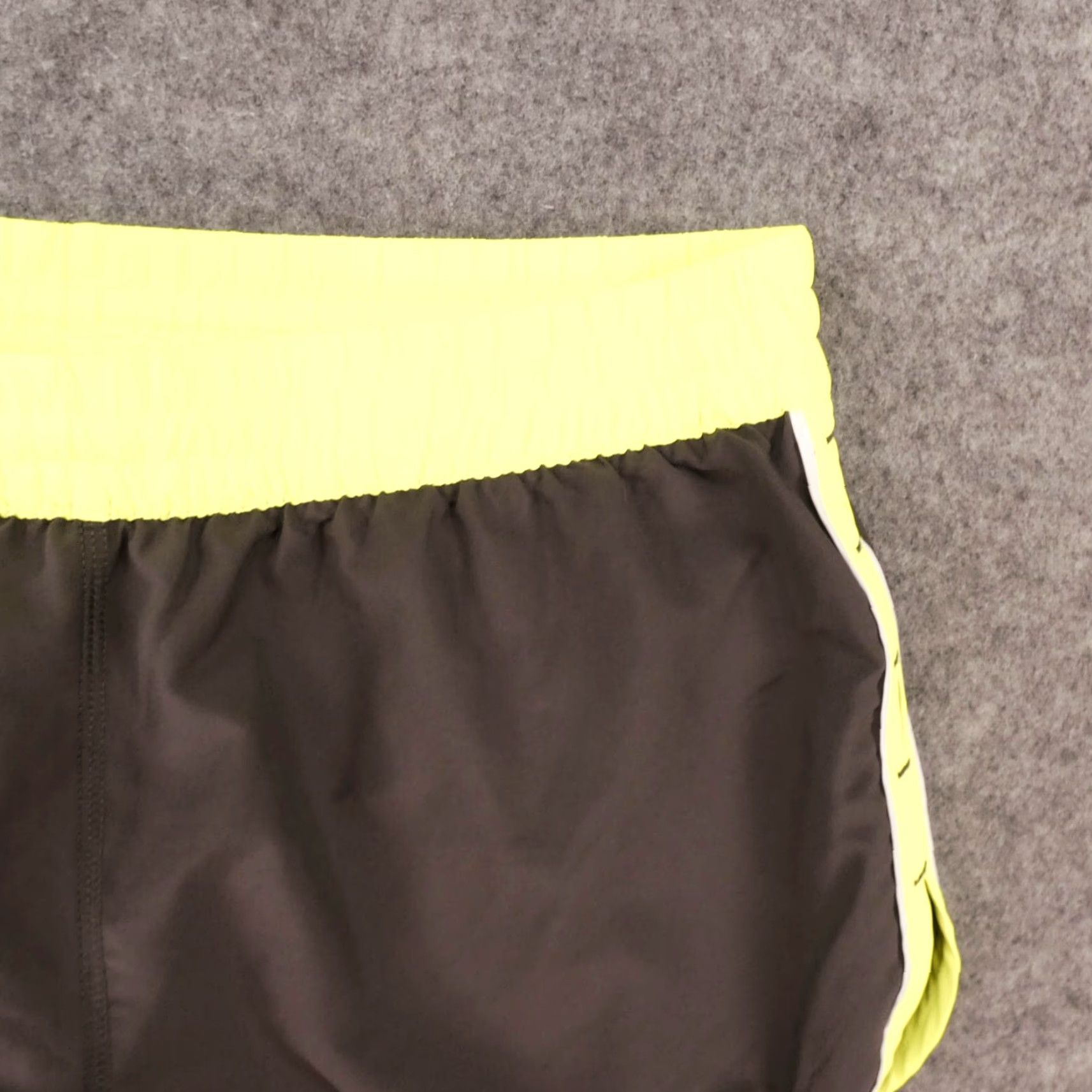 Under Armour Under Armour Shorts Womens Medium Semi-Fitted Lined Gray Yellow Drawstring Size 24" / US 00 / IT 34 - 5 Thumbnail