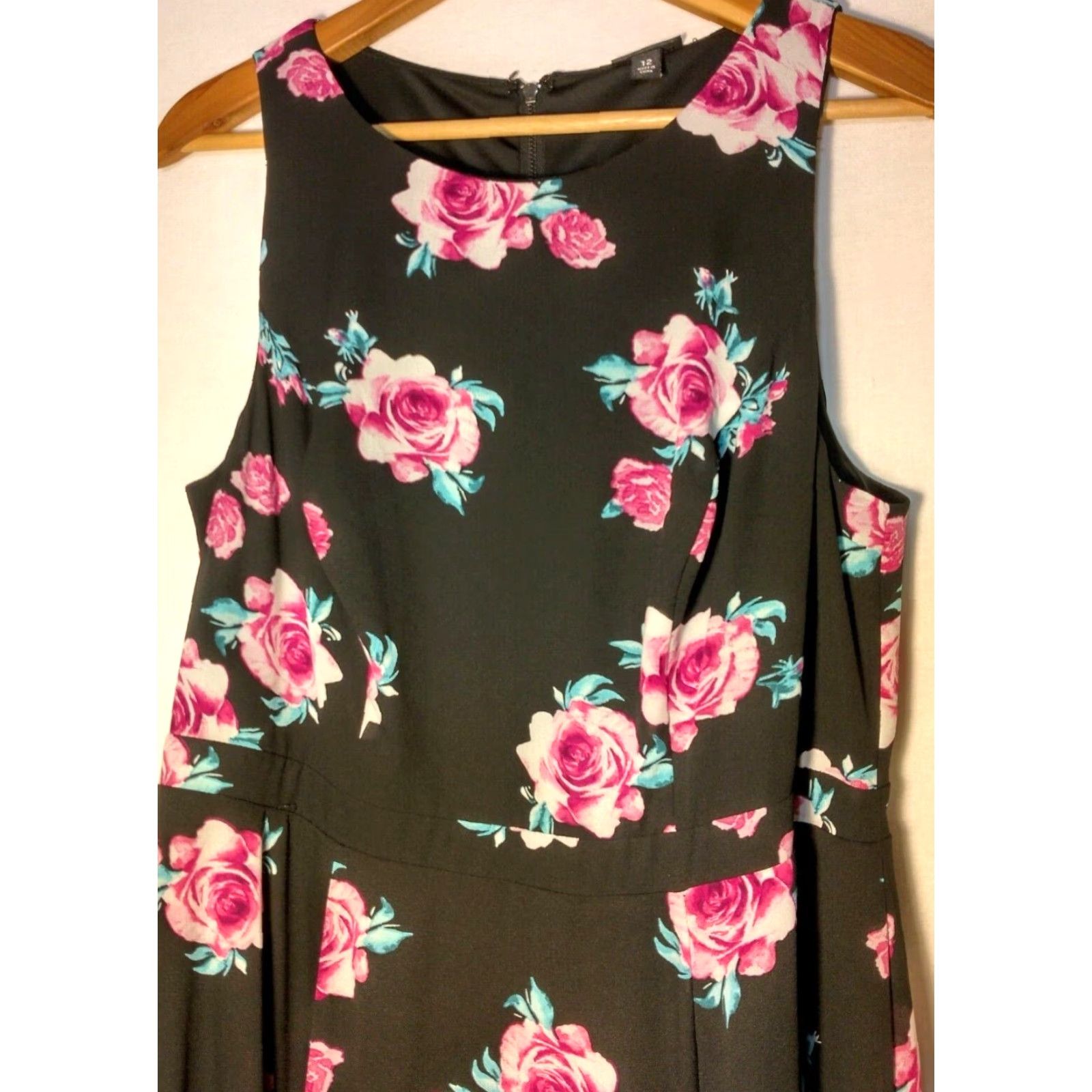 Torrid VINTAGE Torrid Dress Black Long Pink Rose Floral Maxi Sleeveless Party Wedding 12 Women Round Neck Zip Lined Chiffon Polyester Size XL / US 12-14 / IT 48-50 - 2 Thumbnail