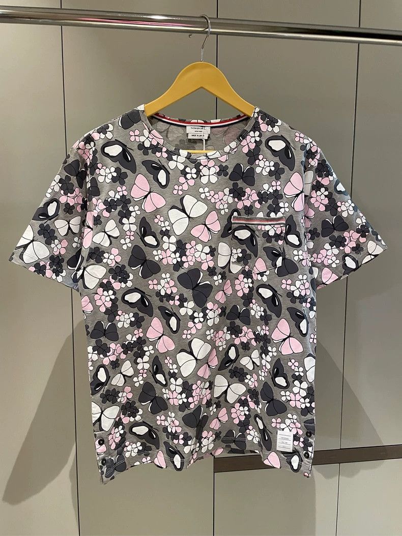 Thom Browne Thom browne Gray full-print pink and white butterfly short- Size M / US 6-8 / IT 42-44 - 2 Thumbnail