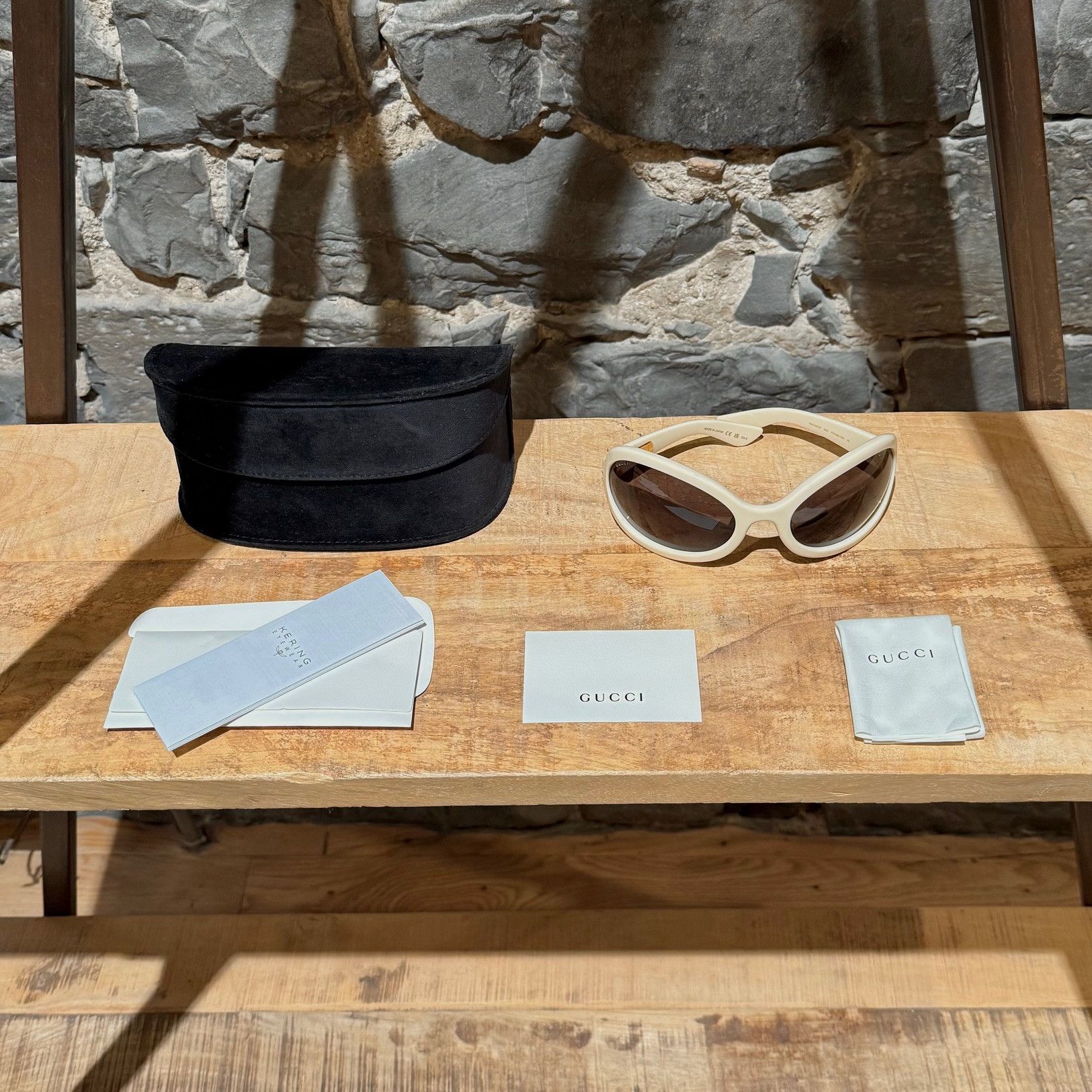 Gucci Gucci 1381 Beige Shield Frame Injection Sunglasses Size ONE SIZE - 14 Thumbnail