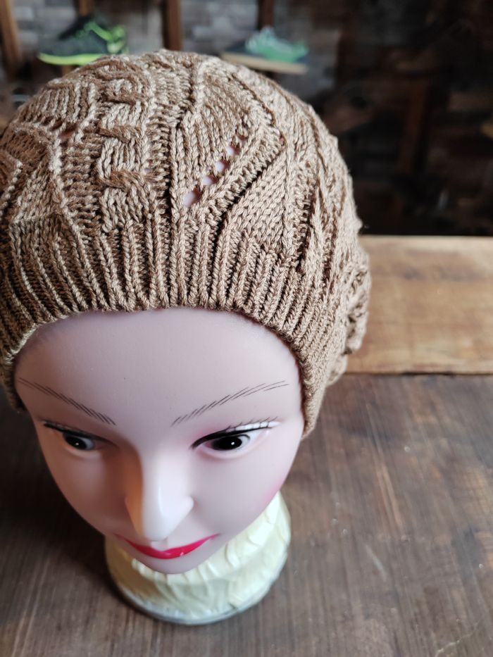 If Six Was Nine Vintage Crochet Knitted handmade Beanie Snowcap Size ONE SIZE - 3 Thumbnail