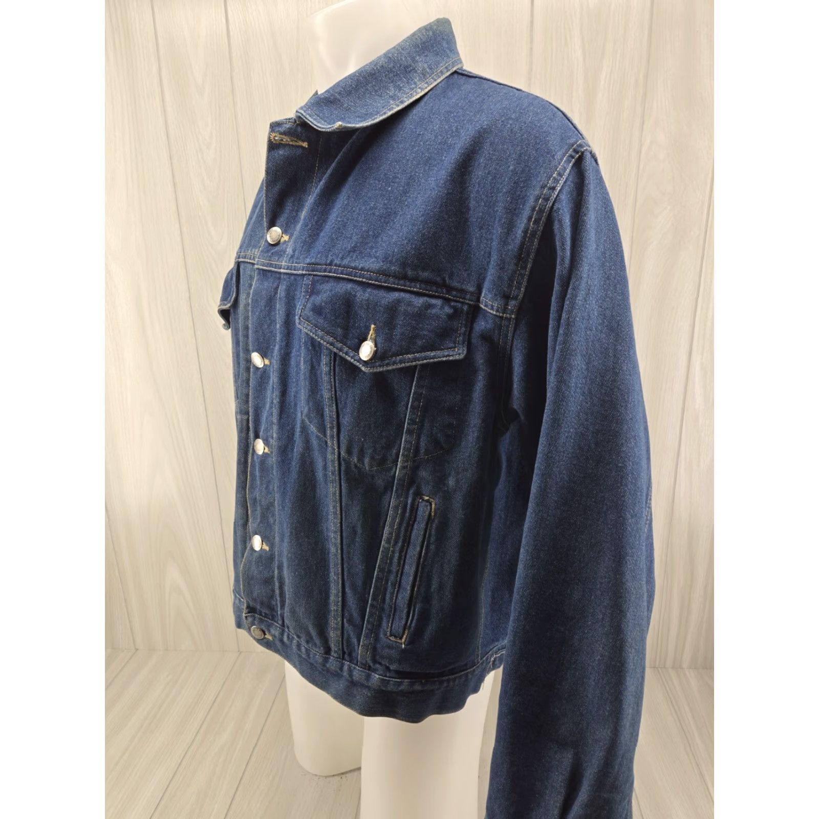 Wrangler VINTAGE Wrangler Hero Blue Dark Wash Denim Jean Jacket Size L Men's Jacket Regular Classic Trucker Denim Size US 33 - 2 Thumbnail
