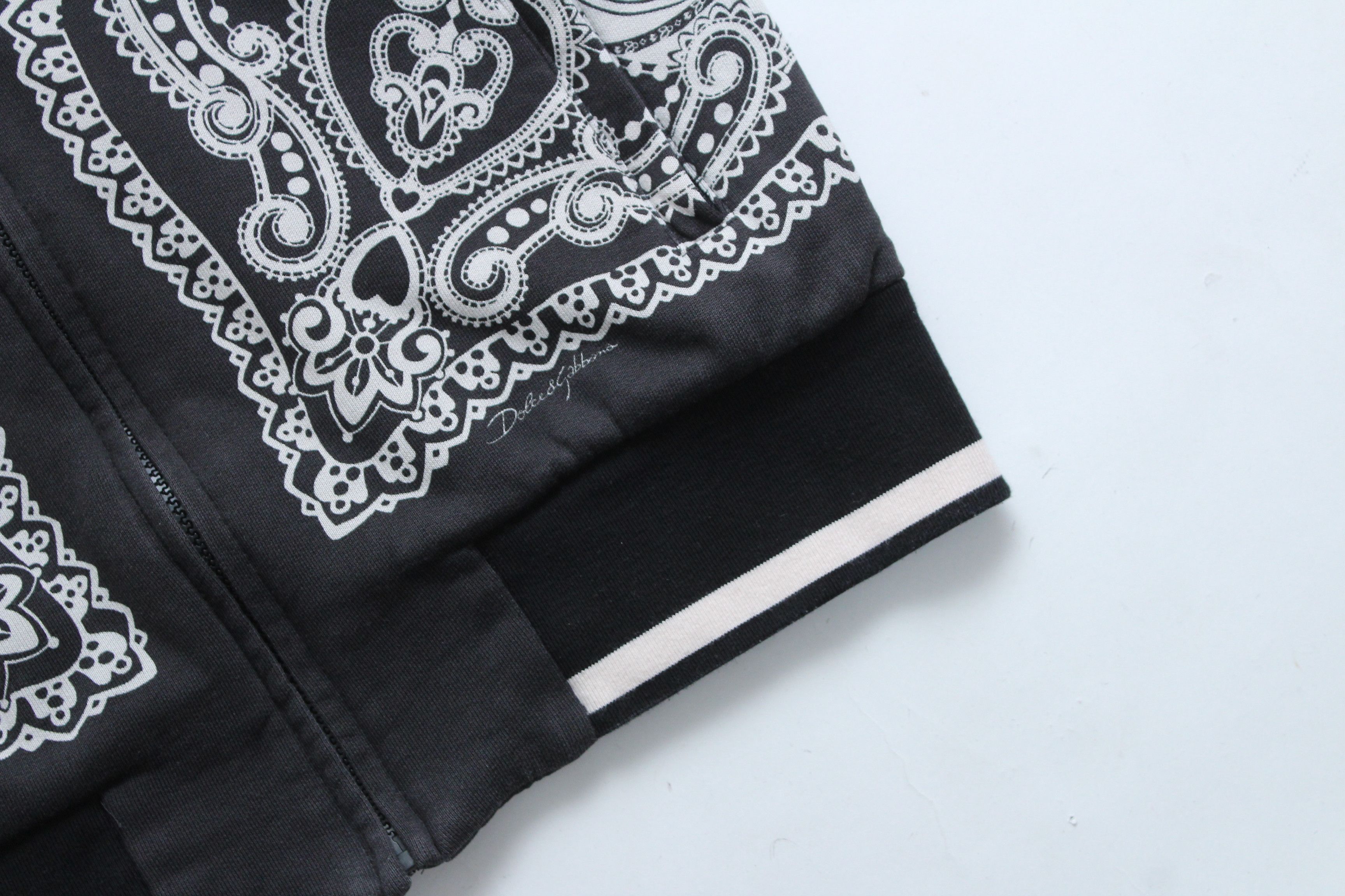 Dolce & Gabbana 1100$ Dolce Gabbana ZIP-UP HOODIE IN BANDANA PRINT Size 44 Size US S / EU 44-46 / 1 - 6 Thumbnail