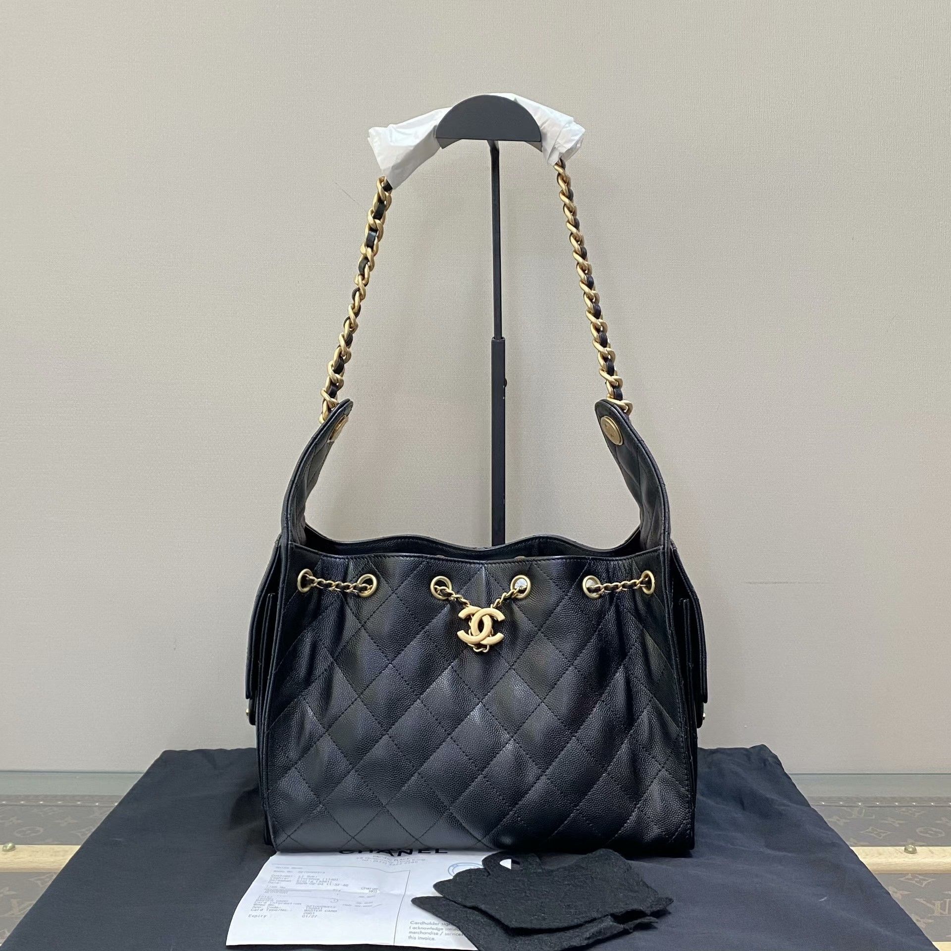 Chanel Pre-loved Bag Very good condition Size ONE SIZE - 1 Thumbnail