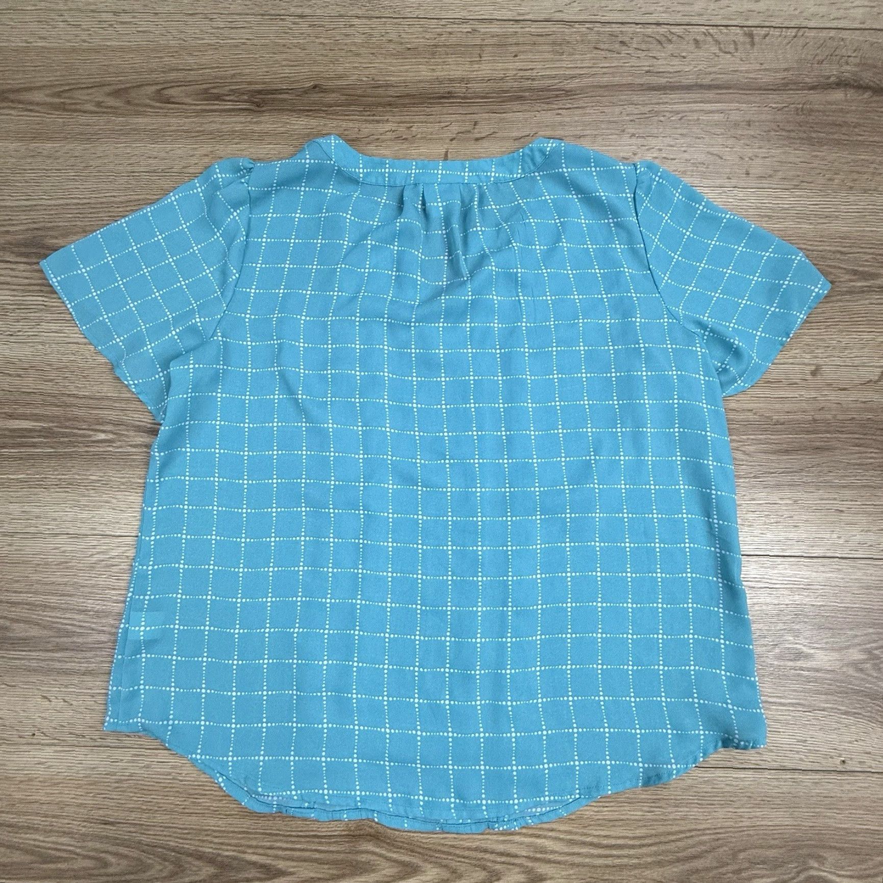 Liz Claiborne Liz Claiborne Womens Blouse V-Neck Plaid Blue L Size Top Shirt Cuffed Short Sleeve Womens Size L / US 10 / IT 46 - 8 Thumbnail