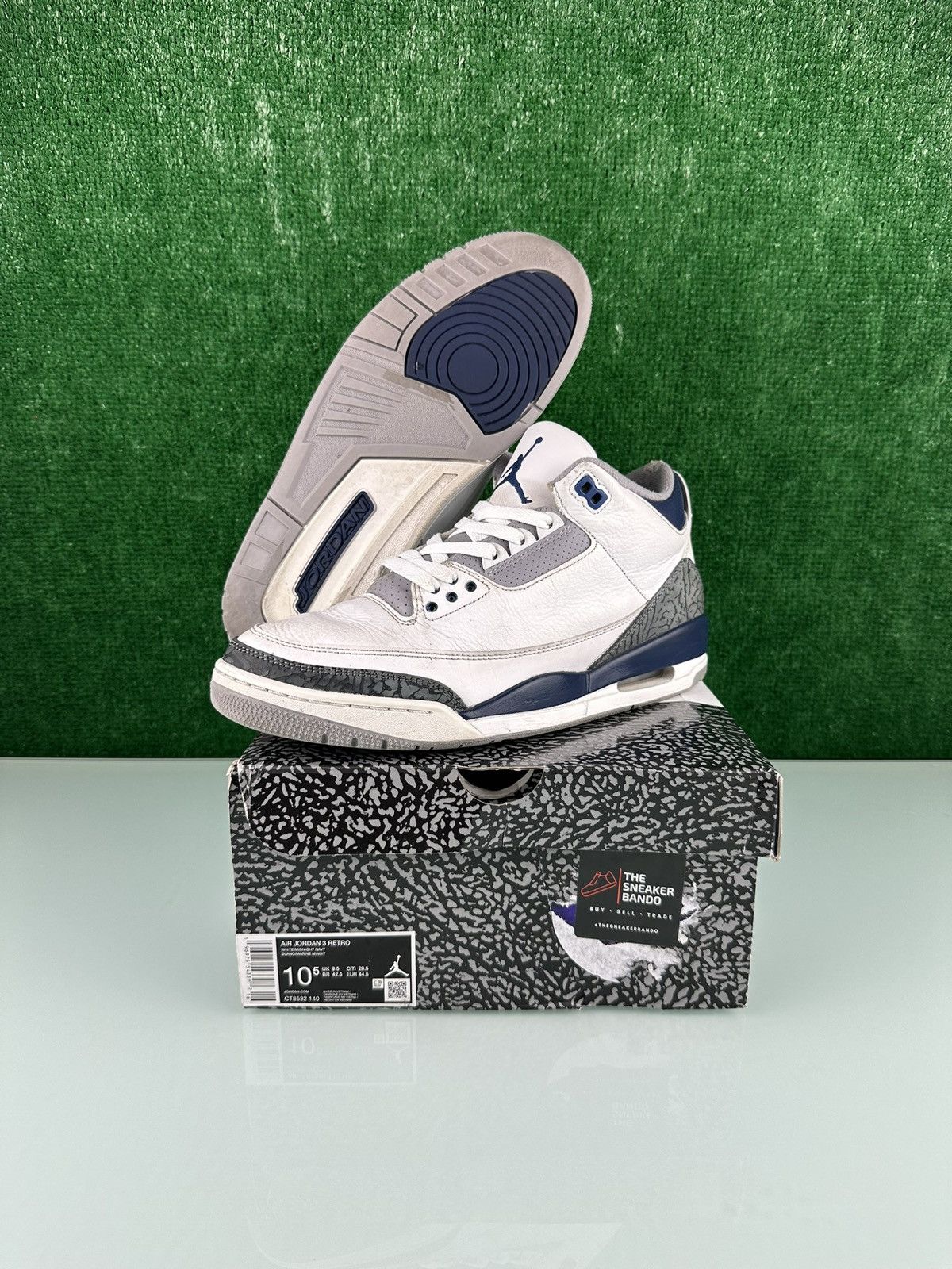 Jordan Brand Air Jordan 3 Retro Midnight Navy Size 10.5 Size US 10.5 / EU 43-44 - 1 Thumbnail