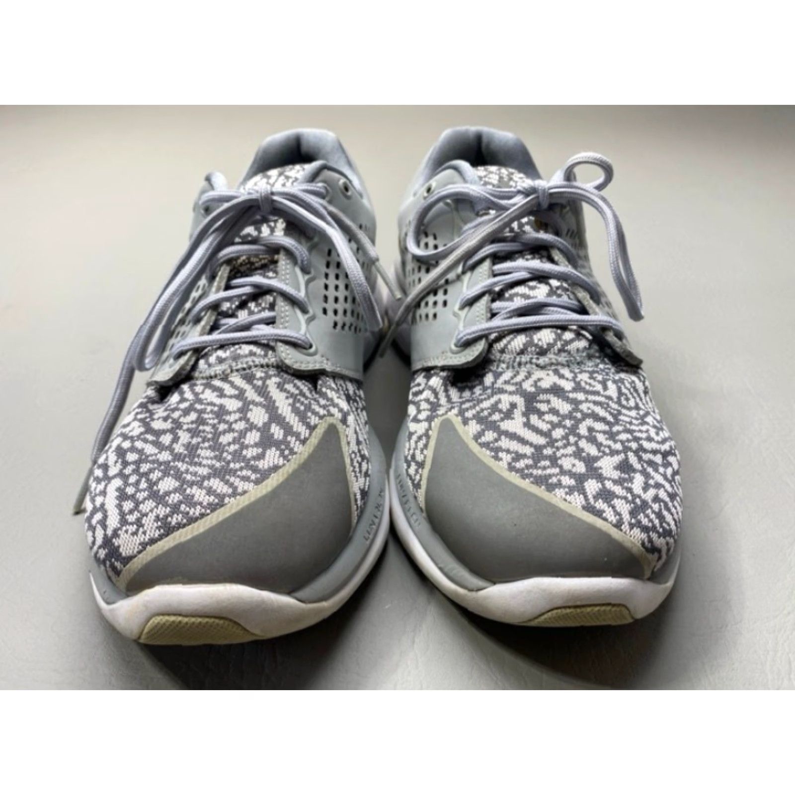 Jordan Brand Nike Air Jordan Trainer ST Wolf Grey Platinum Cement 820253-003 Size 10 Nike Jordan Trainer ST Wolf Grey 10 Mens Gray 2000s 2010s Sneakers Size US 10 / EU 43 - 3 Thumbnail