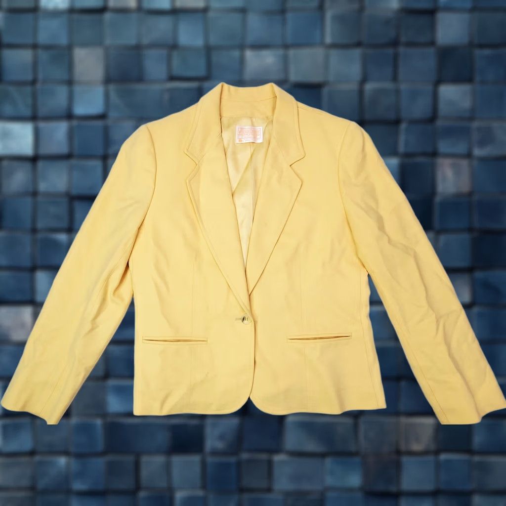Pendleton Pendleton Women Wool Blazer M Canary Yellow Satin Lined Jacket, Button Closure, Wool, 36 in Chest, Virgin Wool, Vintage No Size M / US 6-8 / IT 42-44 - 1 Thumbnail