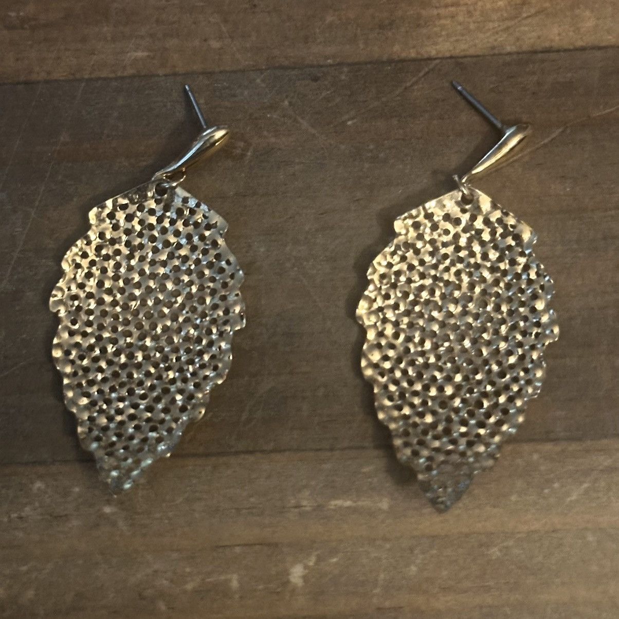 Other Gold filigree curved leaf dangle earrings Size ONE SIZE - 6 Thumbnail