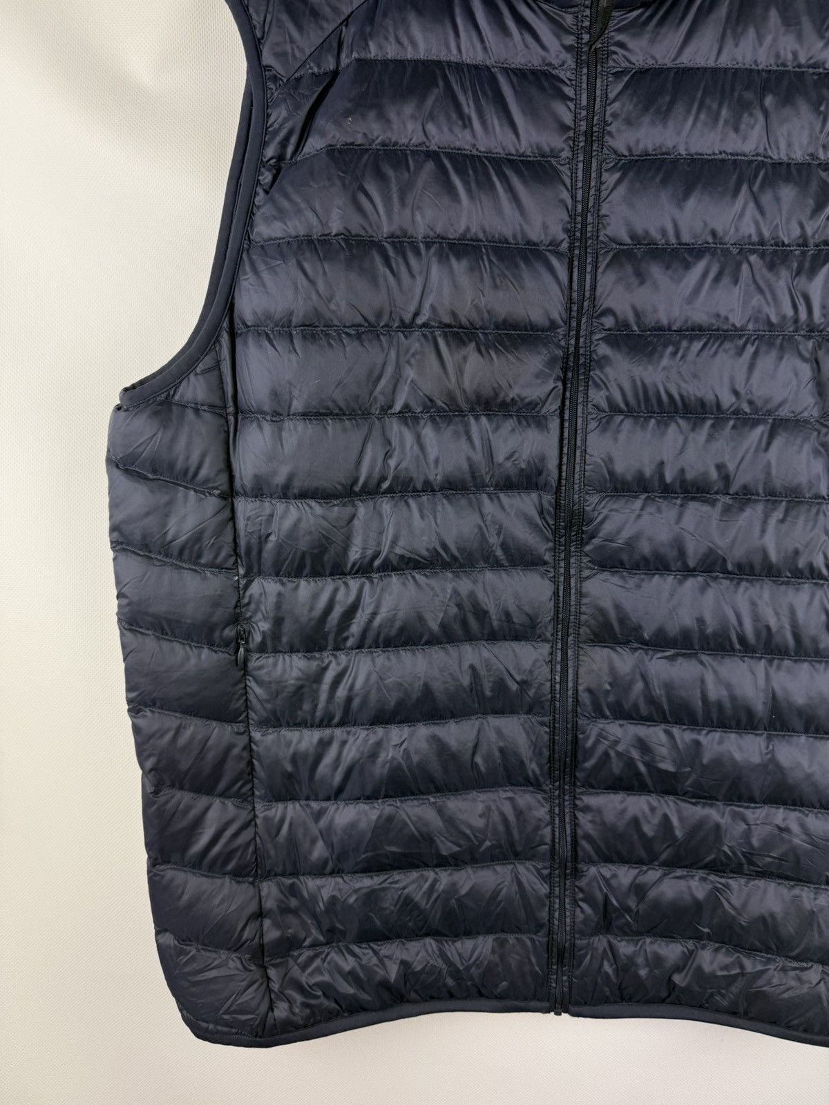 Uniqlo Uniqlo Men’s Micro Yarn Down Sleeveless Vest Jacket Size XL Size US XL / EU 56 / 4 - 7 Thumbnail