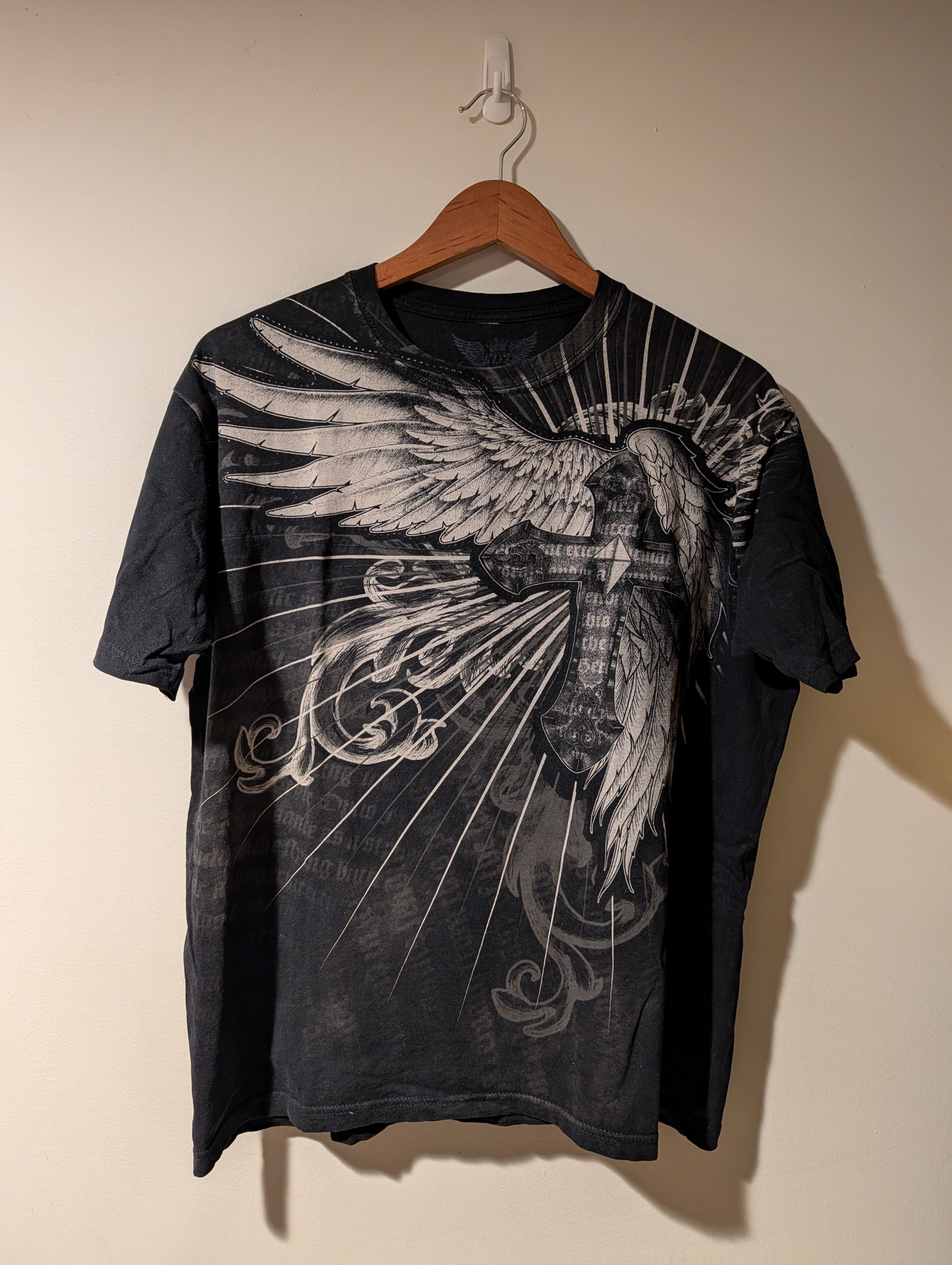Hot Topic Religion T-Shirt Black Large Graphic Cross Wings Gothic Size US L / EU 52-54 / 3 - 1 Thumbnail