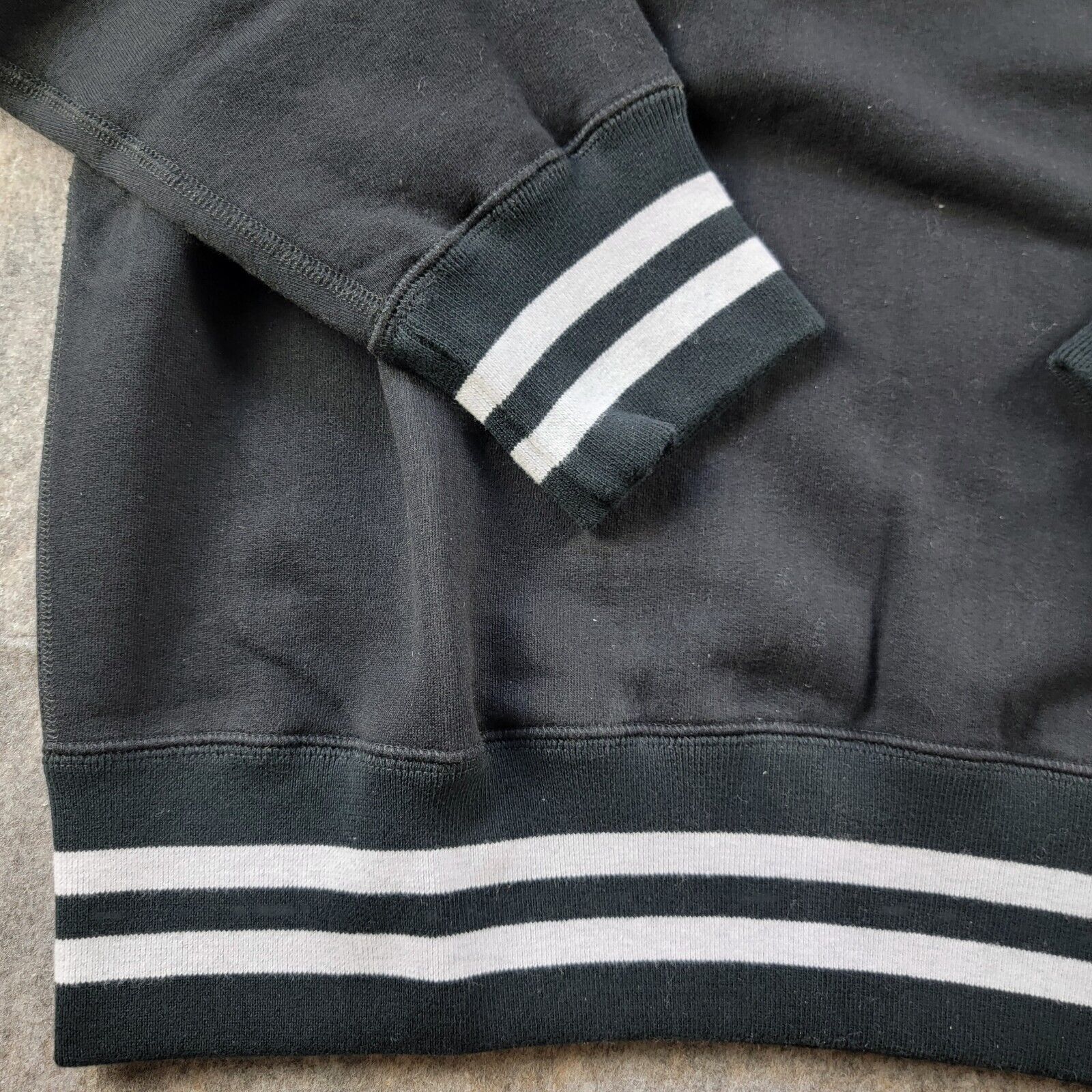 Todd Snyder Todd Snyder x NBA Atlanta Hawks Turtleneck size L Black NWT Size US L / EU 52-54 / 3 - 7 Thumbnail
