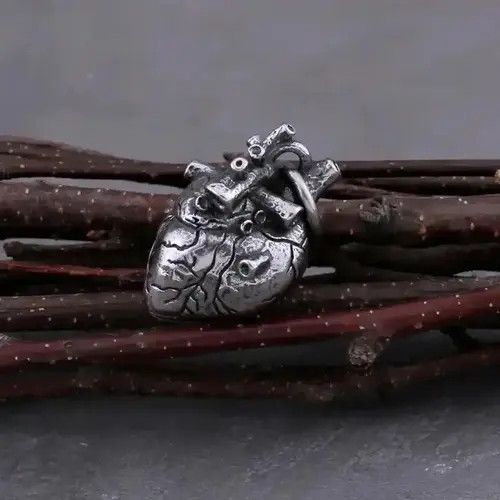 Vintage Anatomical Heart Pendant Necklace Size ONE SIZE - 4 Thumbnail
