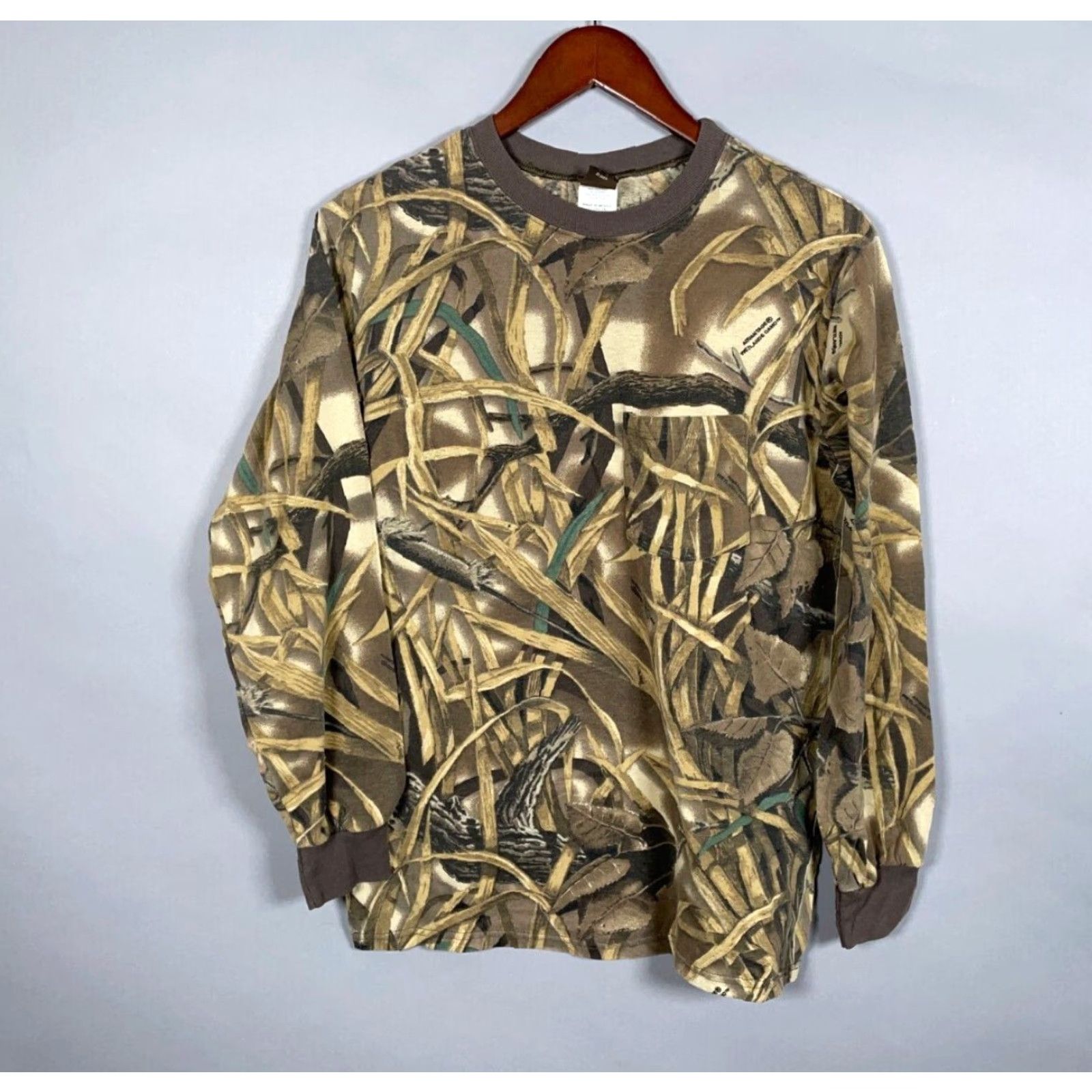 Vintage VTG Ranger Camo Long Sleeve Pocket T-Shirt Adult Small Wetlands Ranger Men Medium (Tag) Green Camouflage 50-50 Cotton-Polyester Size US S / EU 44-46 / 1 - 2 Thumbnail