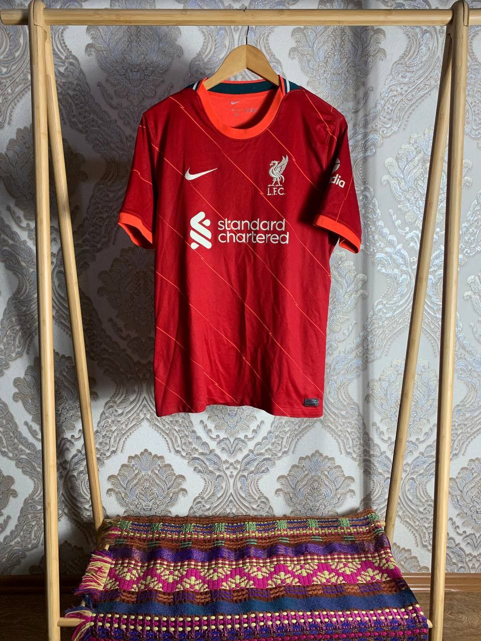 Nike Vintage Nike FC Liverpool England Soccer Jersey Y2K Size US L / EU 52-54 / 3 - 1 Thumbnail