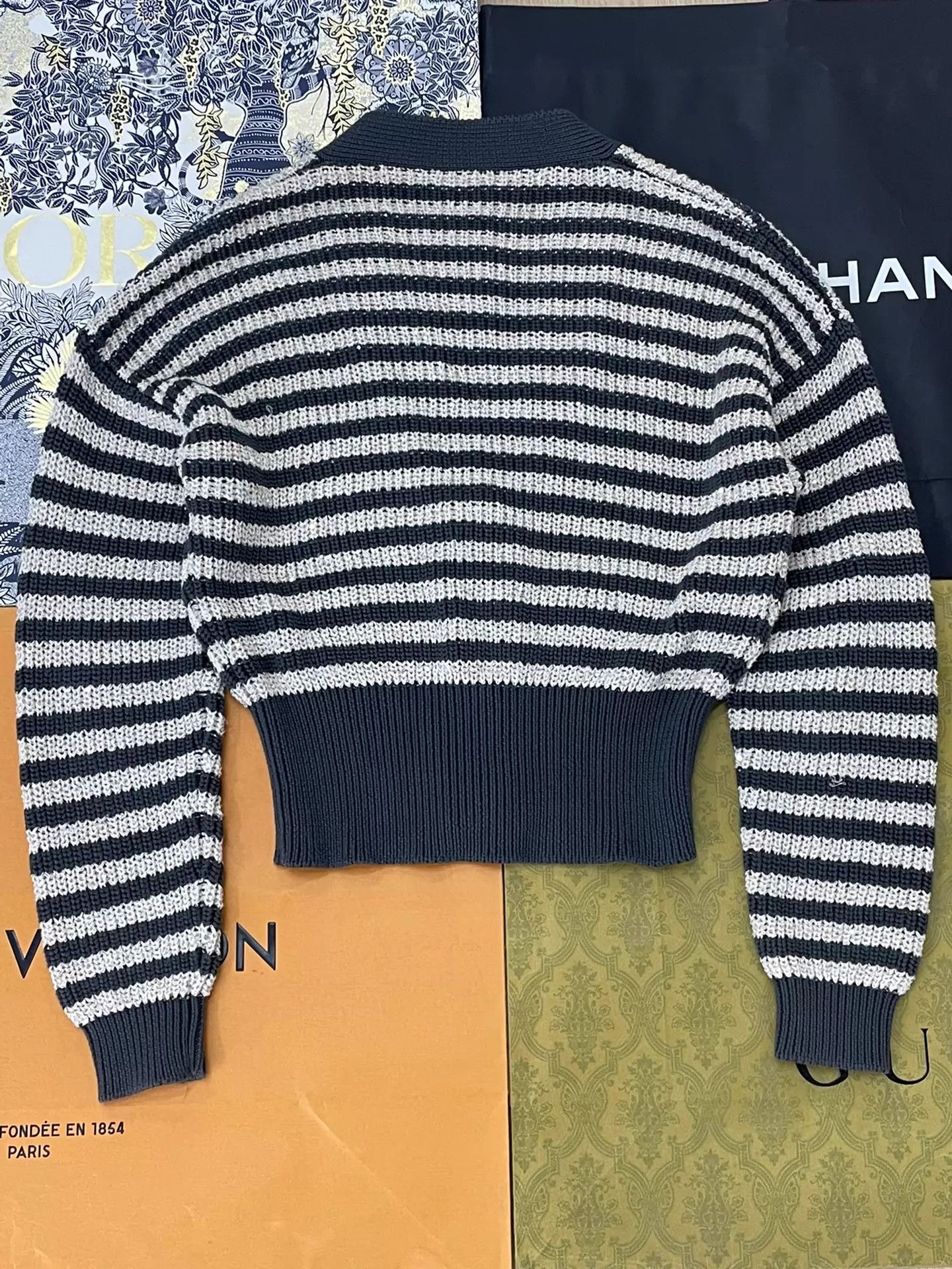 Brunello Cucinelli Brunello Cucinelli Sequin CB Stripe Knit Cardi XS Size XS / US 0-2 / IT 36-38 - 3 Thumbnail