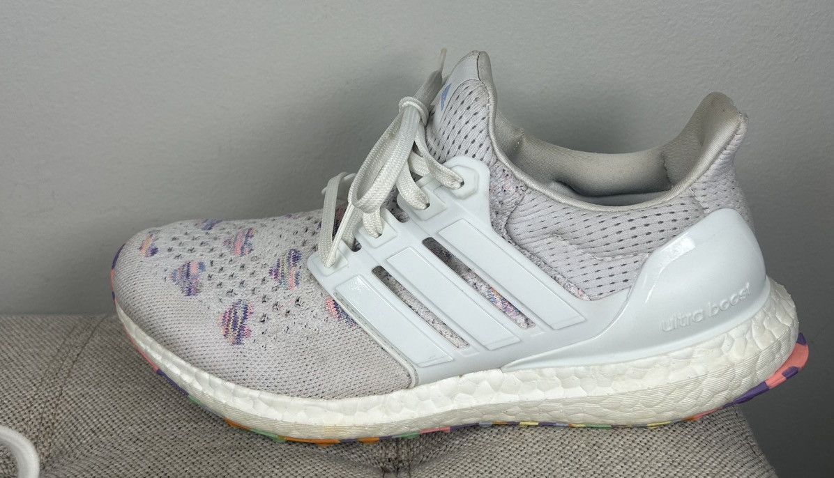 Adidas Adidas Ultra Boost 1.0 DNA Valentine's Day Hearts Sneakers Size US 6.5 / IT 36.5 - 3 Thumbnail