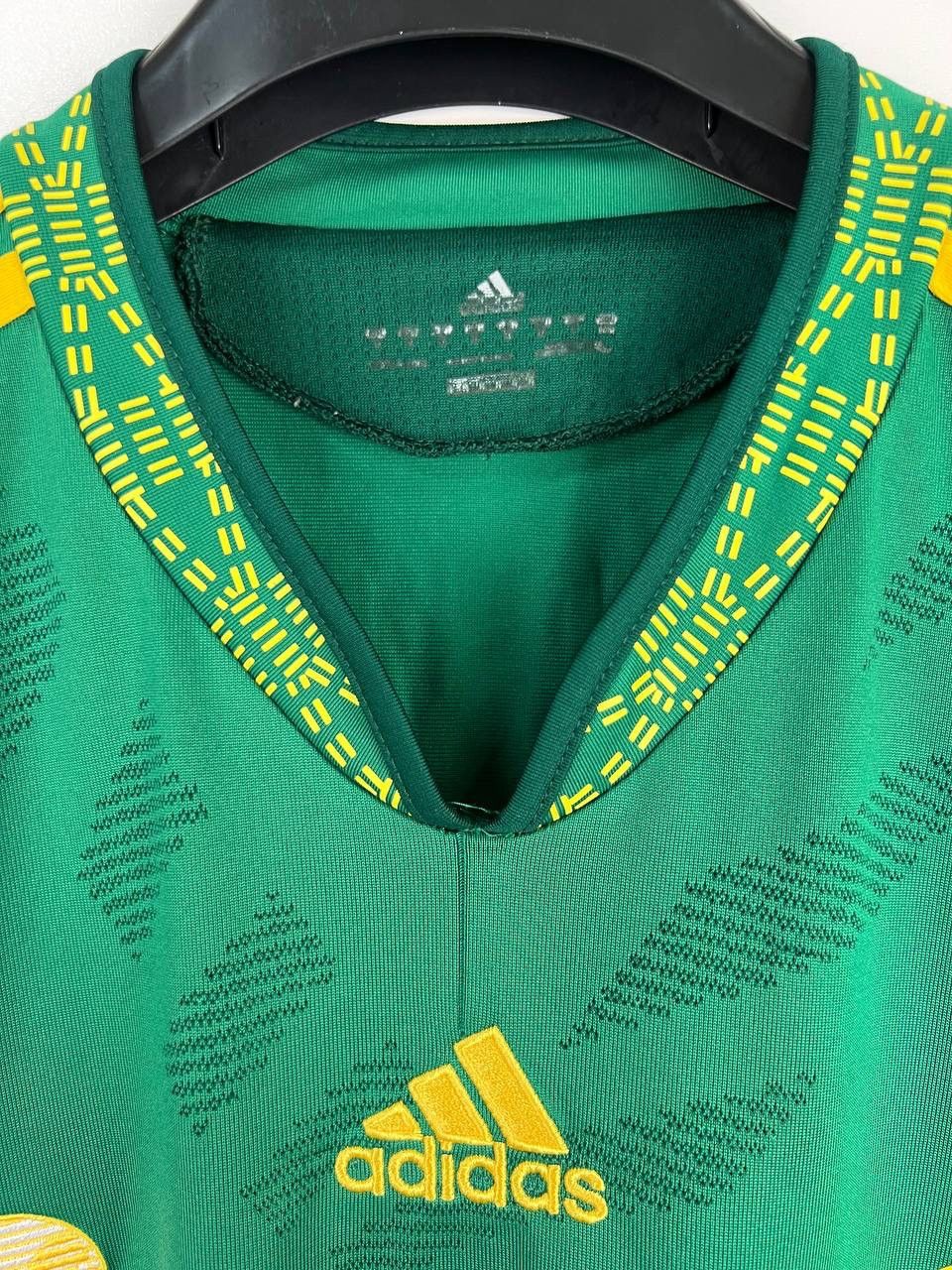 Adidas South African Adidas 2009 Pienaar 10 jersey t-shirts size L Size US L / EU 52-54 / 3 - 4 Thumbnail