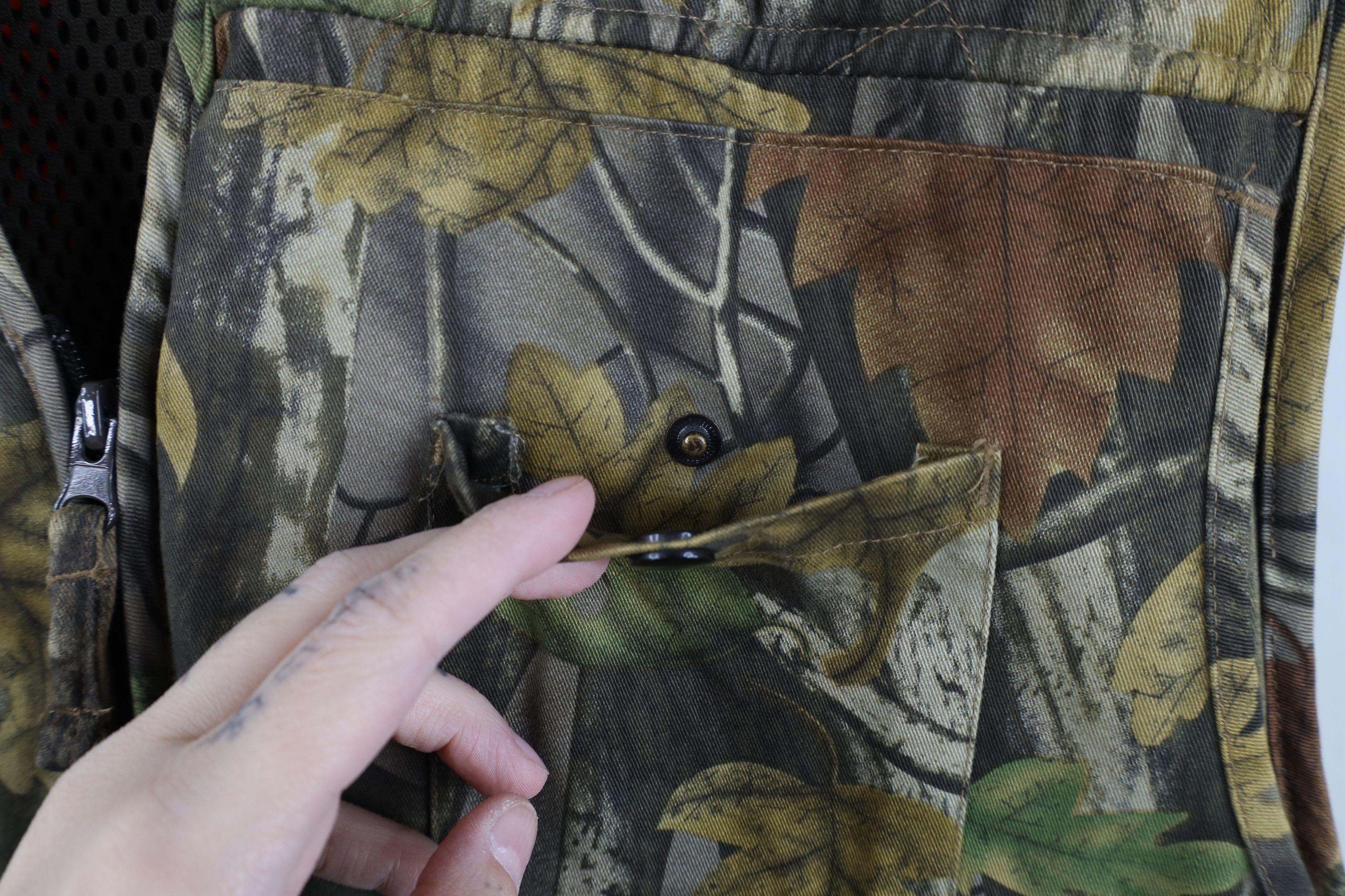Vintage Vintage 90s Streetwear Camouflage Padded Hunting Vest Jacket Size US L / EU 52-54 / 3 - 4 Thumbnail