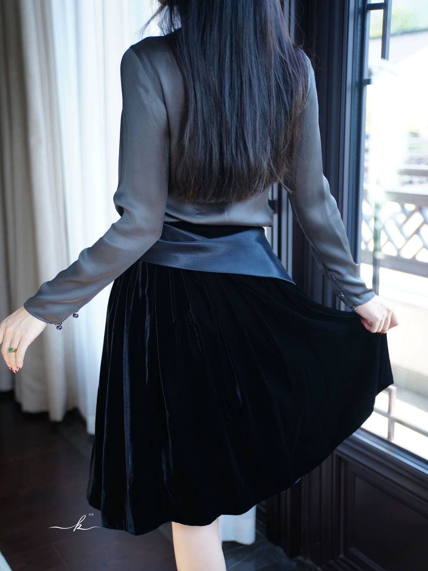 John Galliano John Galliano Velvet Satin Skirt Italy Fr36/S Size 26" / US 2 / IT 38 - 8 Thumbnail