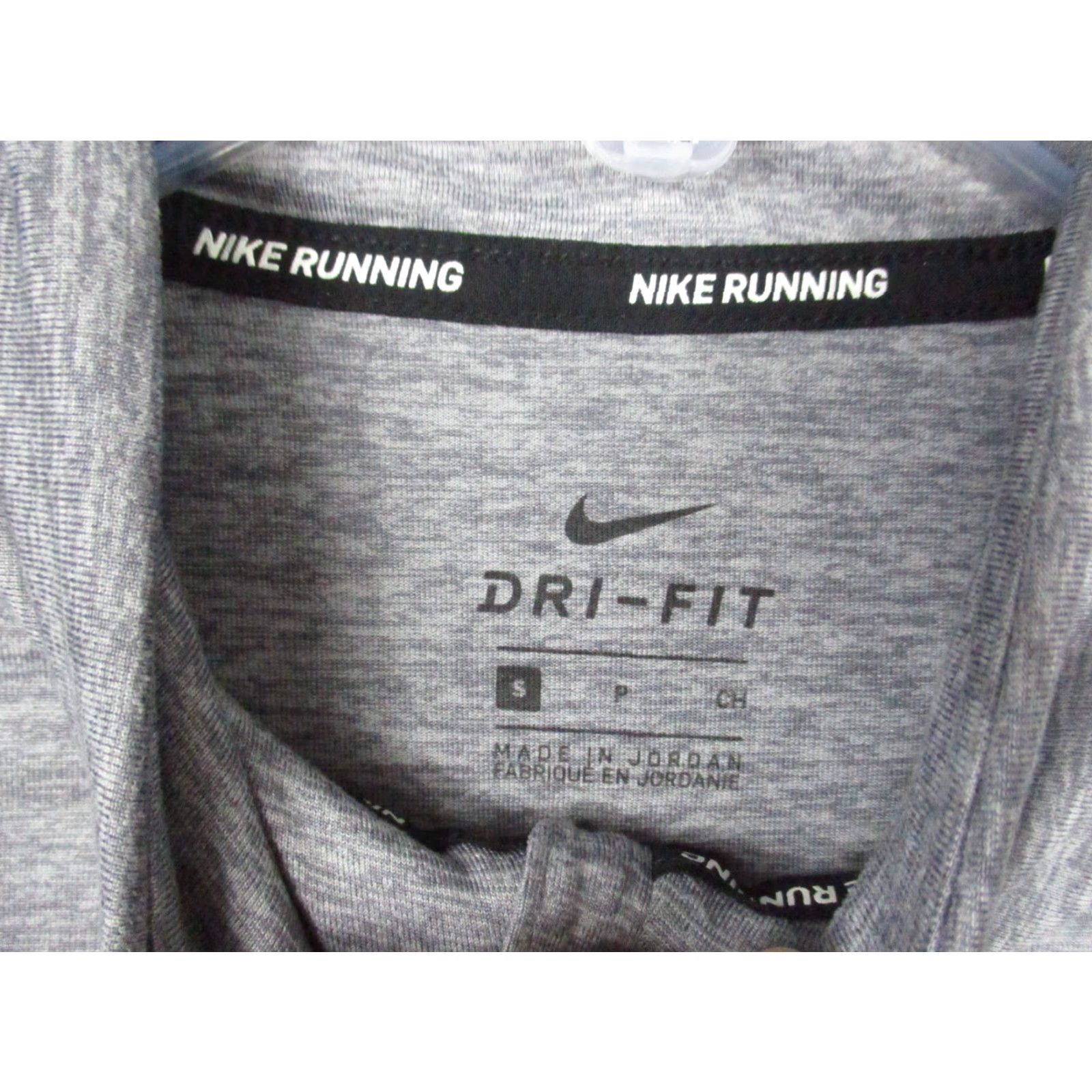 Nike Nike Running 1/4 Zip Pullover Small Men Dri-Fit Logo Lion Shirt Mens Regular Gray 40in Chest Zip 1/4 Nike Dri-Fit Lion Logo Activewear Pullover Size US S / EU 44-46 / 1 - 5 Thumbnail