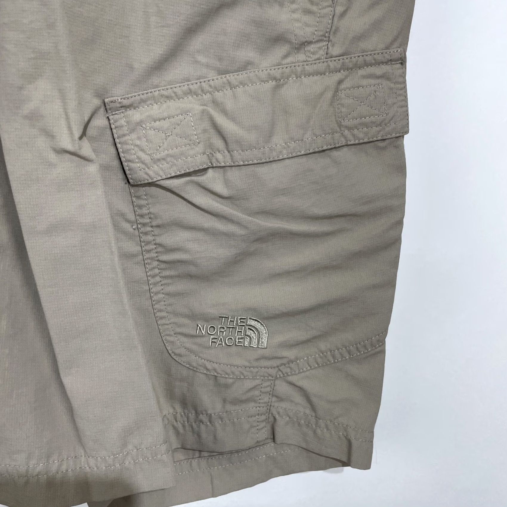 The North Face The North Face 36 Nylon Cargo Shorts Tan Outdoor Hiking Fishing Camping Men's Regular 10in Inseam Zip Pockets Breathable Solid Beige Size US 36 / EU 52 - 5 Thumbnail