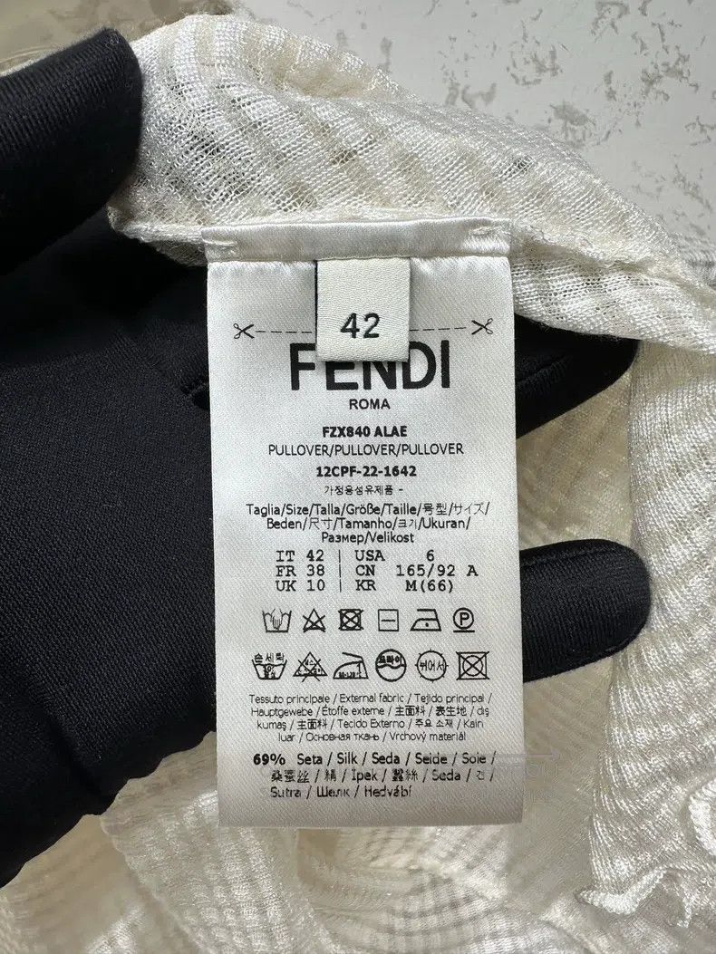 Fendi Fendi Beige Flower Edge Long Sleeve Size S / US 4 / IT 40 - 3 Thumbnail