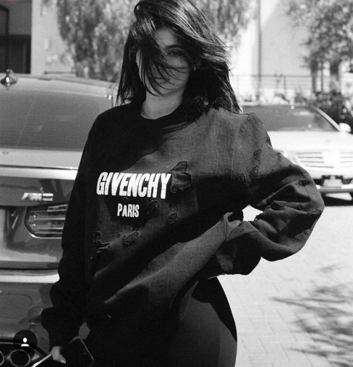 Givenchy Black Destroyed Logo Sweatshirt Size US XS / EU 42 / 0 - 5 Thumbnail