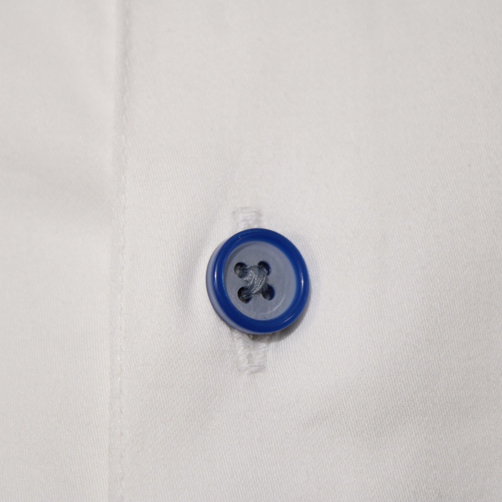 Robert Graham Robert Graham New with tags Shirt Size M US In White Size US M / EU 48-50 / 2 - 8 Thumbnail