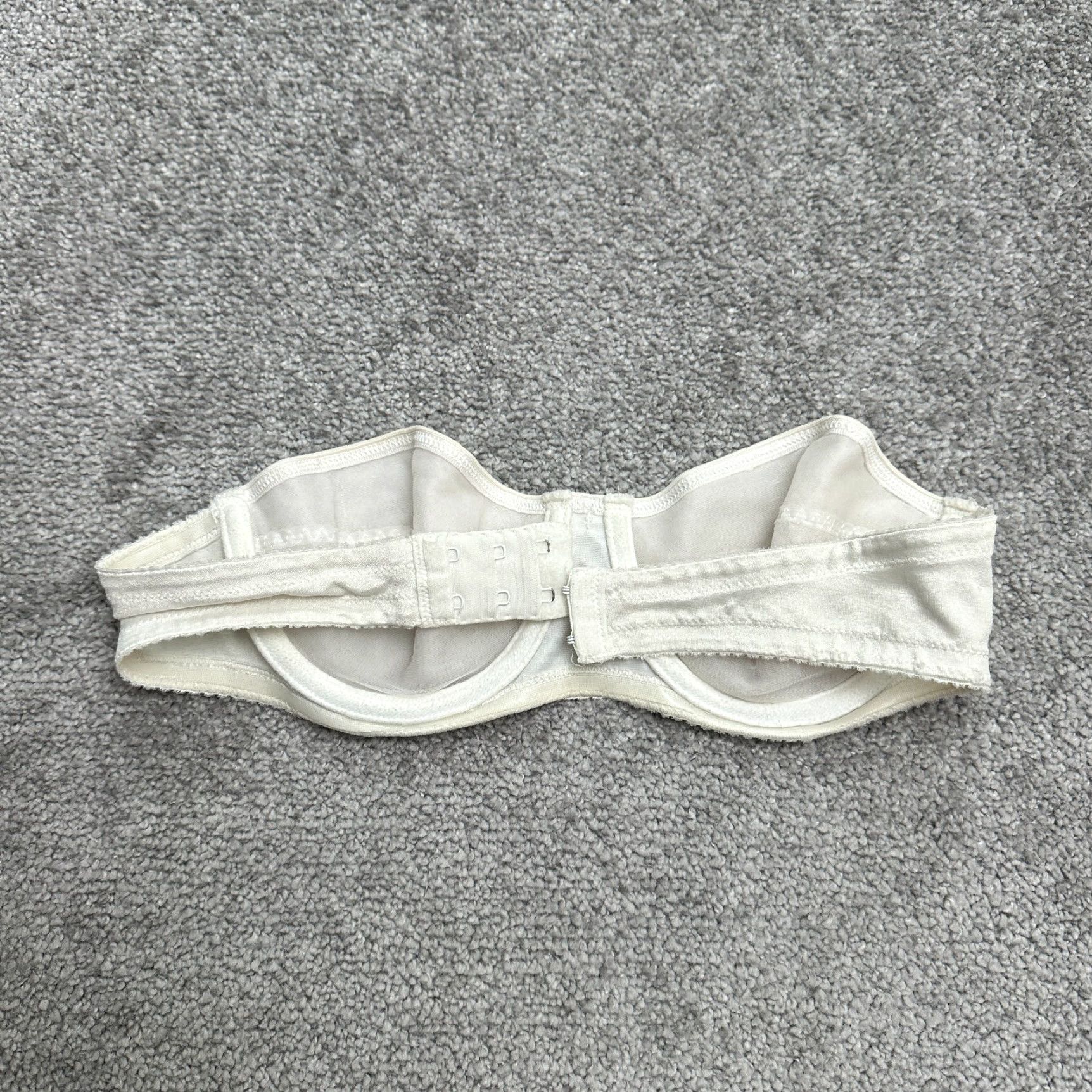 Vintage Unbranded Bandeau Strapless Underwired Bra Women 34B White Unpadded Bow Hook&Eye Size ONE SIZE - 2 Thumbnail