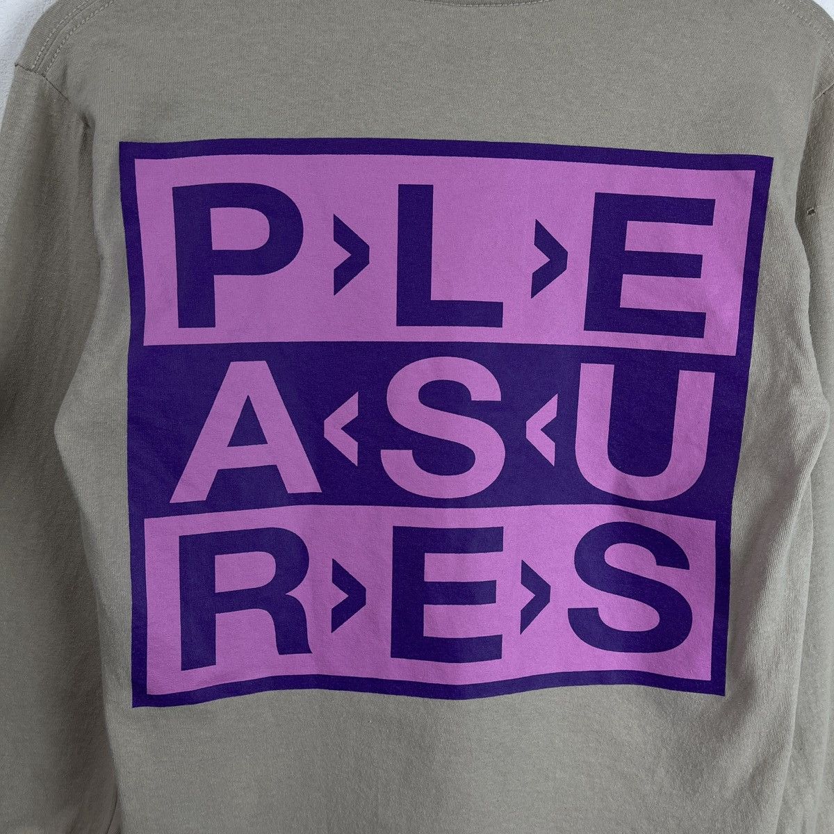 Pleasures Pleasures Longsleeve Big Logo Streetwear Y2k Rap Skate Swag Size US S / EU 44-46 / 1 - 3 Thumbnail