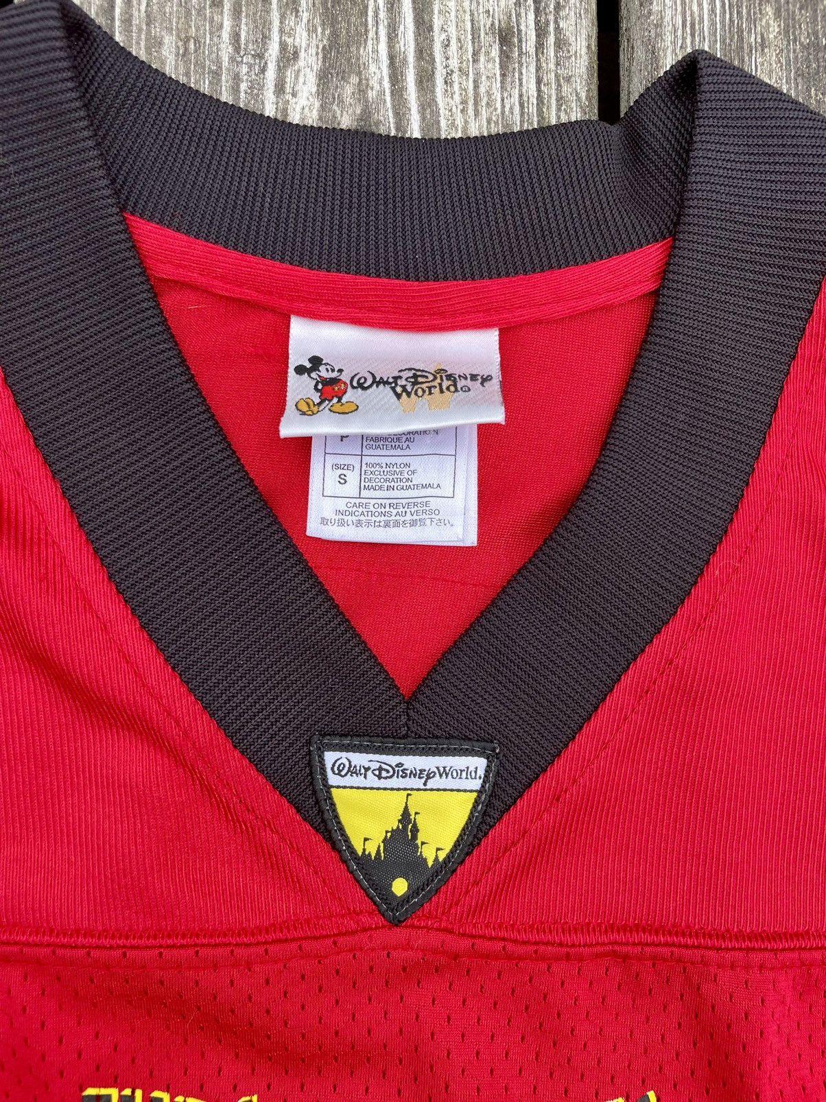 Disney Vintage Disney Pixar The Incredibles football jersey Size US S / EU 44-46 / 1 - 5 Thumbnail