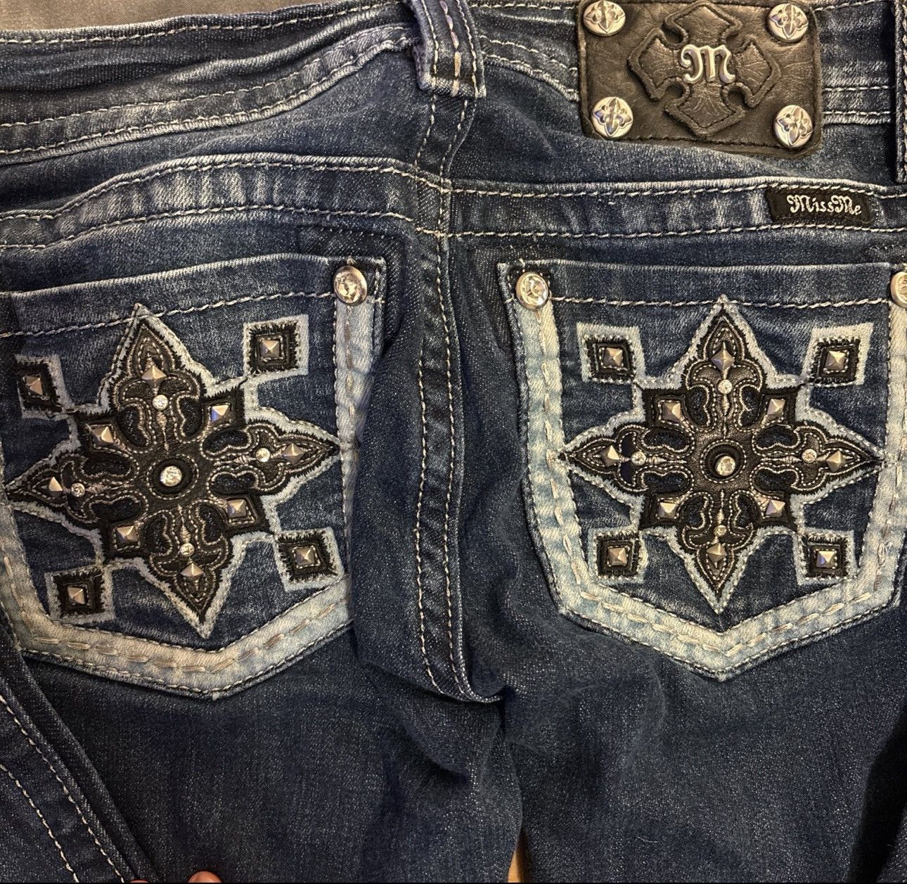 Miss Me Misme denim bootcut silver sequin fleur de lis patch pocket Size 42" / US 20 - 4 Thumbnail