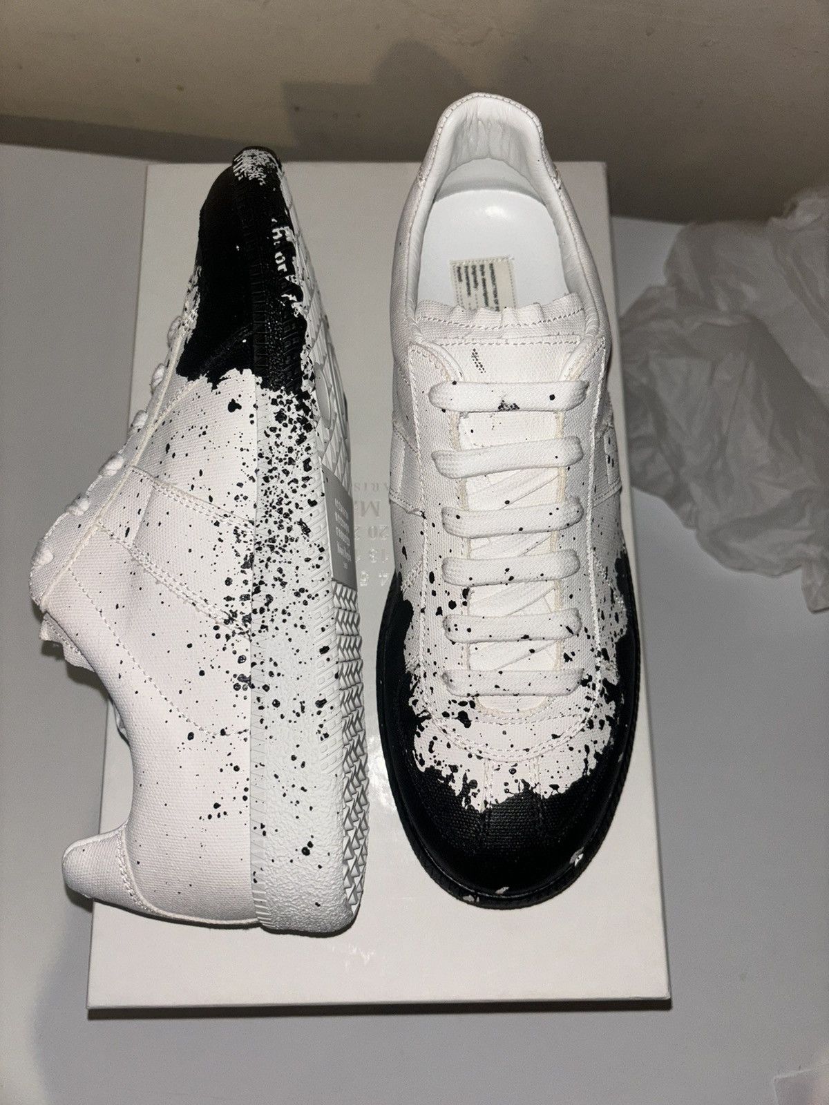 Maison Margiela Maison Margiela Replica 'Paint Splatter - White Black' Size US 7 / EU 40 - 5 Thumbnail