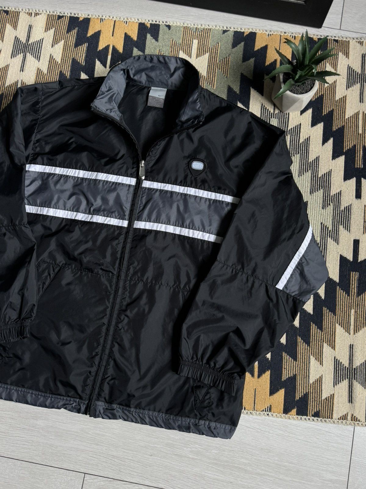 Nike Vintage 90’s Nike Nylon Logo Drill Y2K Jacket Size US S / EU 44-46 / 1 - 3 Thumbnail