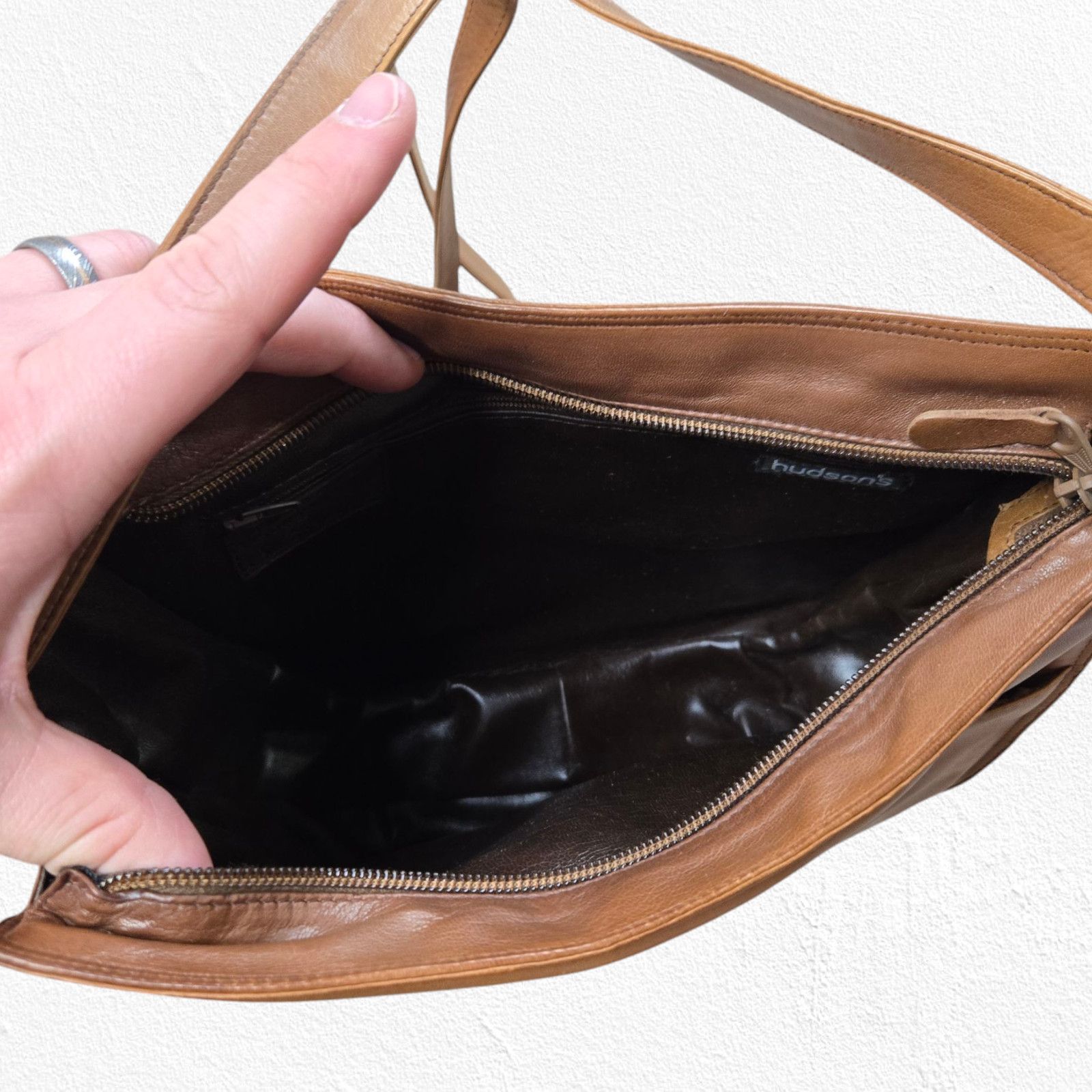 Vintage 1980s Vintage Cognac Brown Leather Hudson's Crossbody Size ONE SIZE - 13 Thumbnail