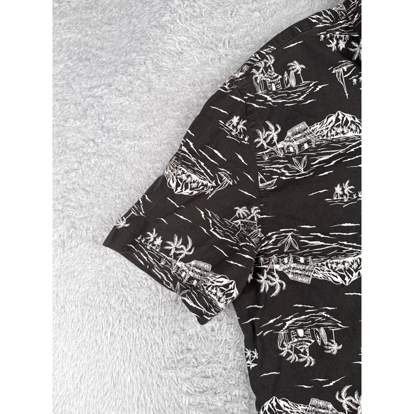 Old Navy Old Navy Button-Up Shirt Adult Large White Black Palm Hawaiian Rayon Slim Fit Size US L / EU 52-54 / 3 - 3 Thumbnail