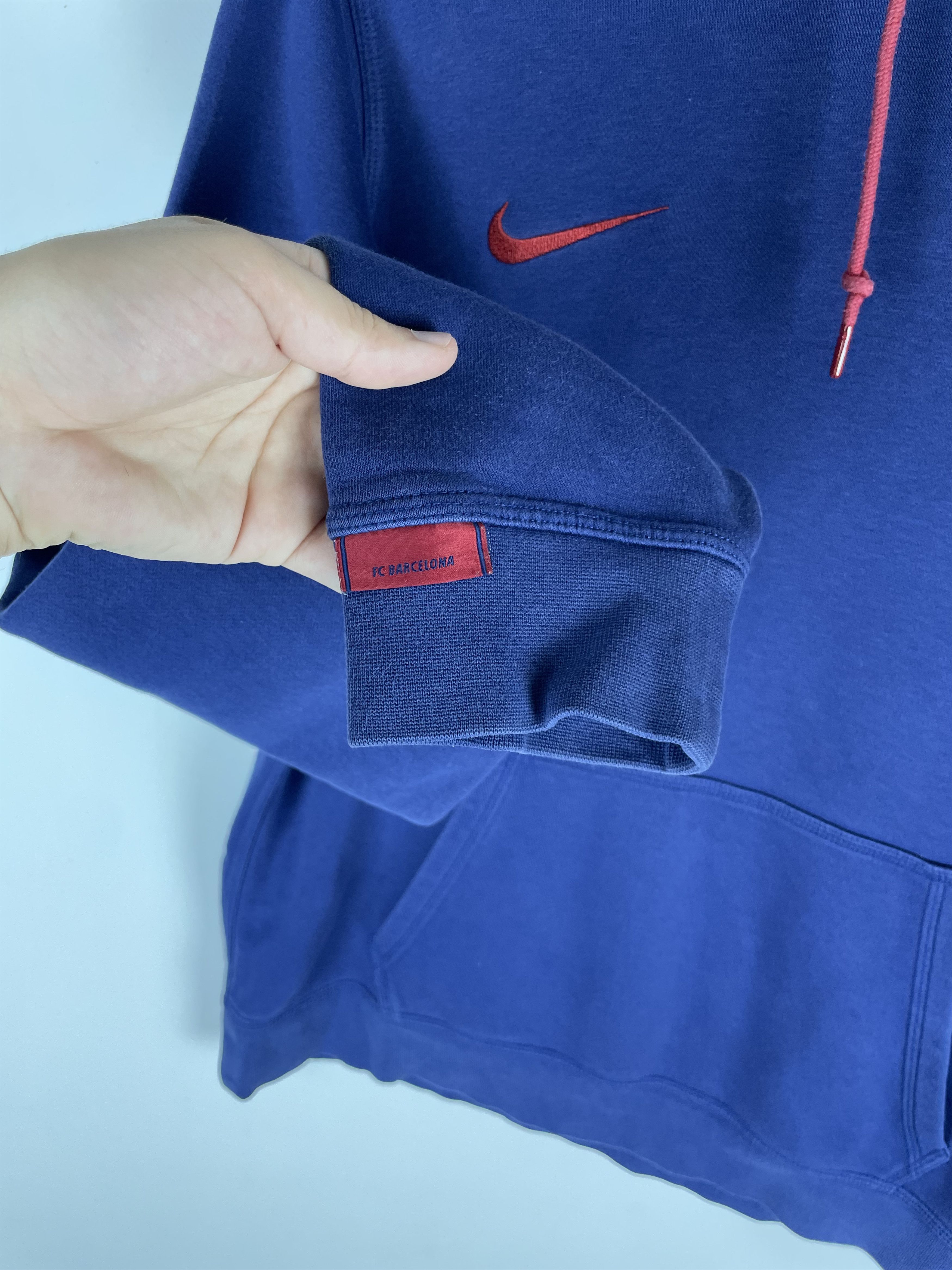 Nike Vintage Nike Barcelona Hoodie Y2k Size US L / EU 52-54 / 3 - 9 Thumbnail