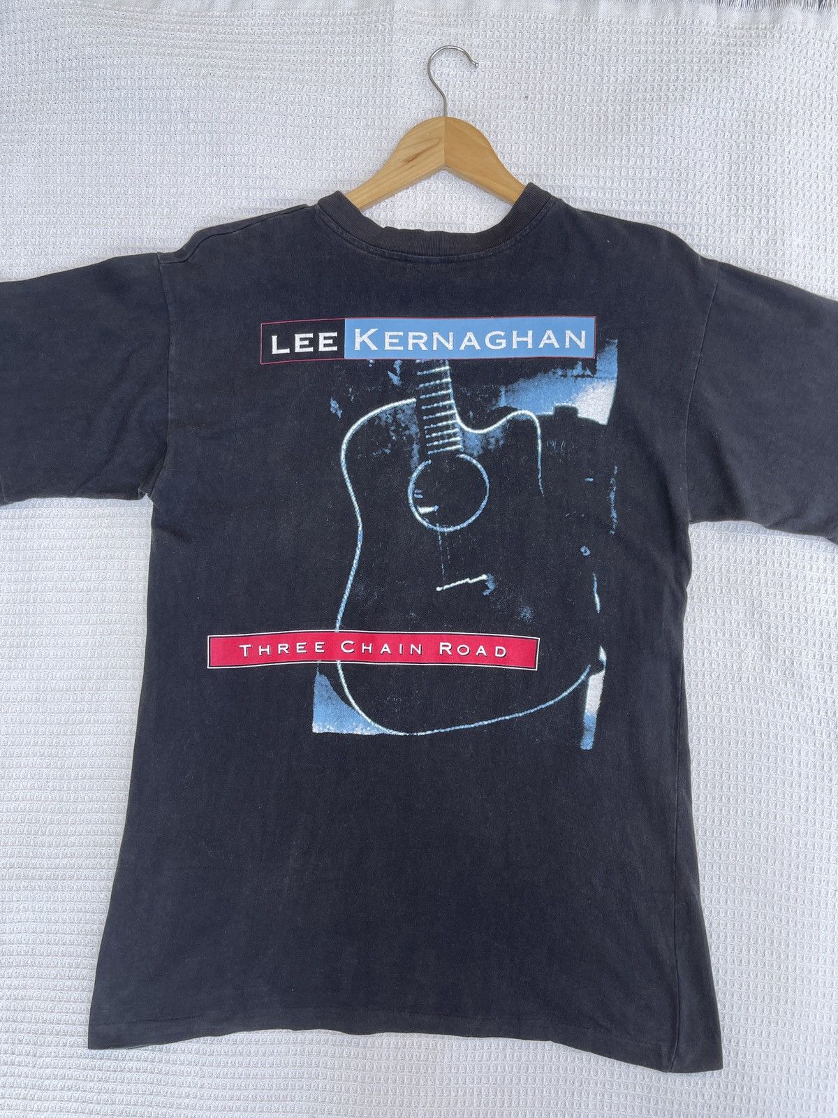 Band Tees Rare🔥Vtg90s LEE KERNAGHAN Three Chain Road T Shirt Size US L / EU 52-54 / 3 - 13 Thumbnail