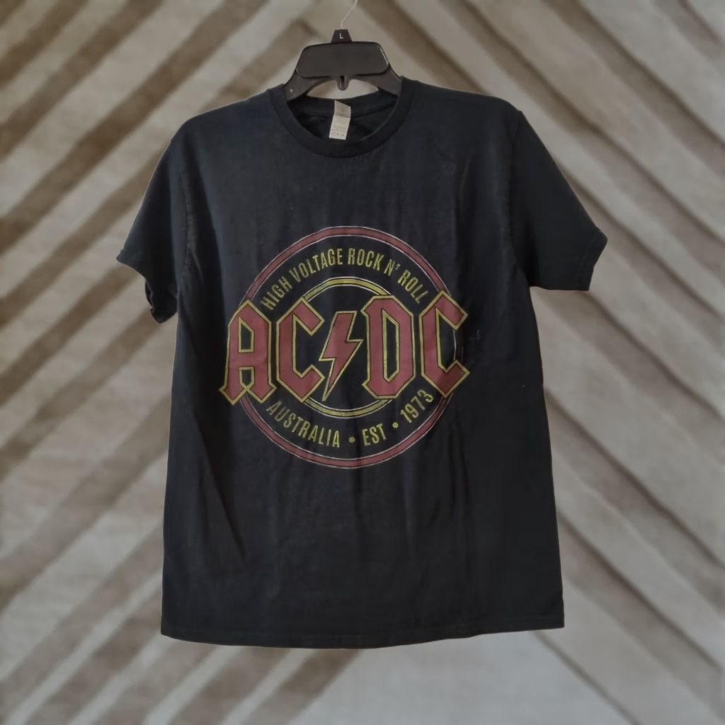 Gildan AC DC Est.1973 T-Shirt Short Sleeve Cotton Black Medium Gildan Shirt Men Regular Size M Size US M / EU 48-50 / 2 - 1 Thumbnail