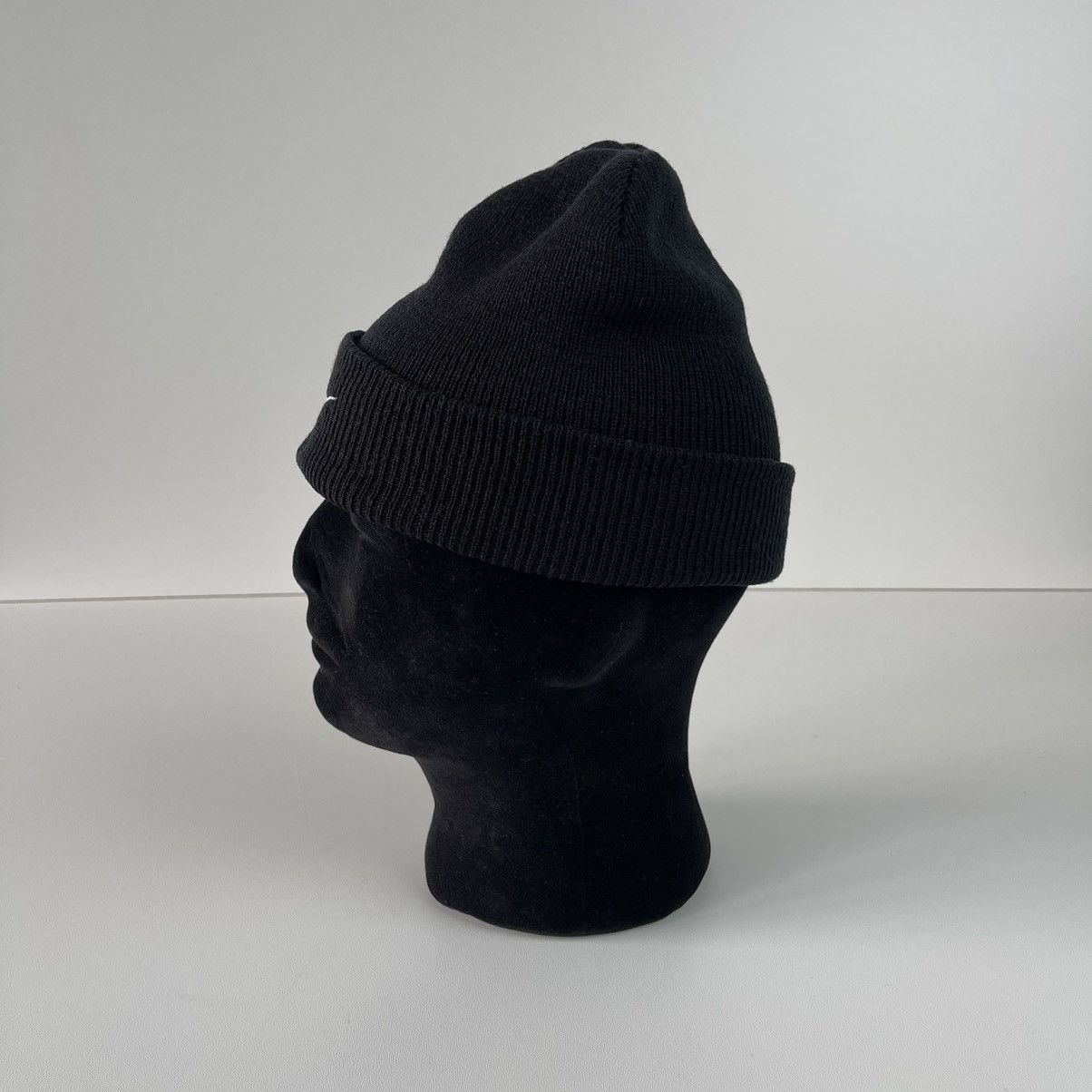 Nike Nike Swoosh Logo Vintage Beanie Hat Black Y2K Gorpcore Size ONE SIZE - 2 Thumbnail