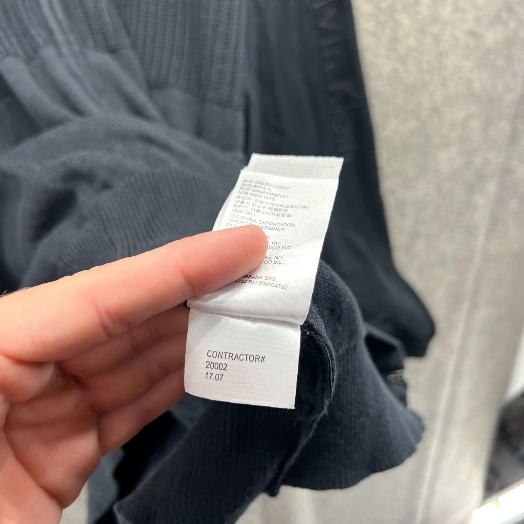 Calvin Klein VINTAGE Calvin Klein Bomber Jacket Mens Large Black Full Zip Fleece Cotton Chunky Knit Regular All Seasons Jacket Mens L Black CK Logo Vintage Size US L / EU 52-54 / 3 - 7 Thumbnail