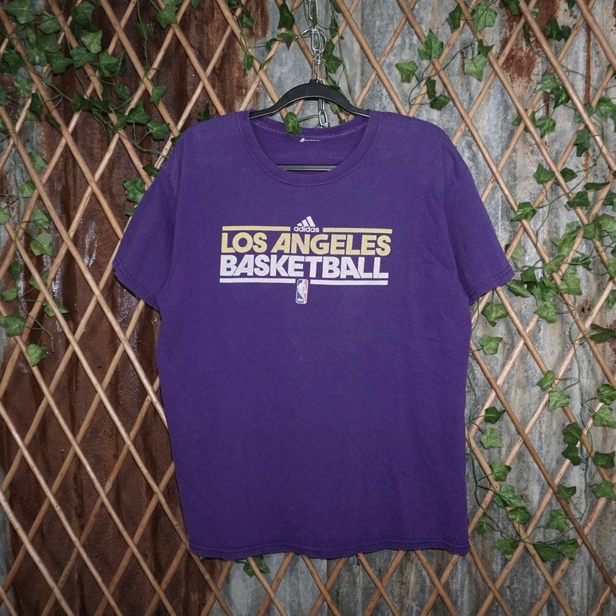 Large - Vintage Y2K LA Los Angeles Lakers NBA adidas t-shirt