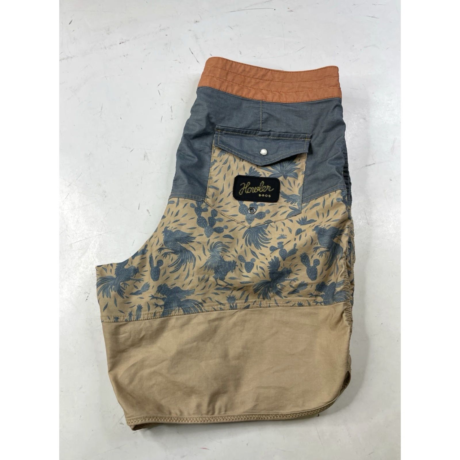 Howler Brothers Howler Bros Shorts Mens 34 Board Shorts Multicolor Animal Print Surf Tropical Rooster Cactus Swim Trunks Size US 34 / EU 50 - 6 Thumbnail