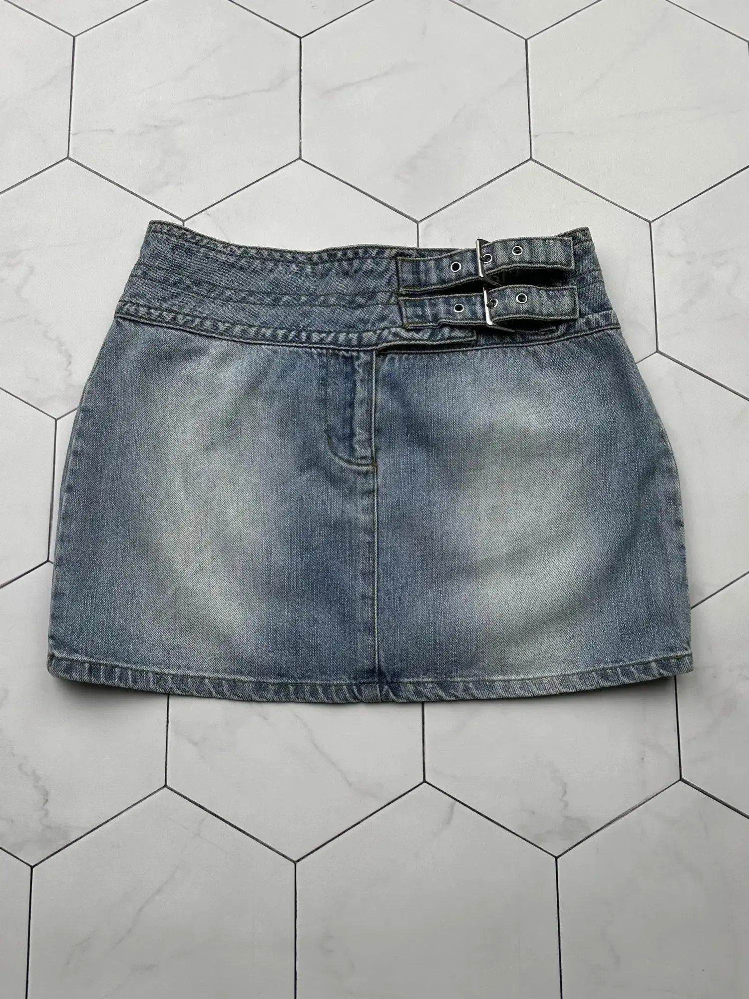 Japanese Brand Vintage Bondage Mini Skirt (B470)D15E2 Size 27" / US 4 / IT 40 - 1 Thumbnail