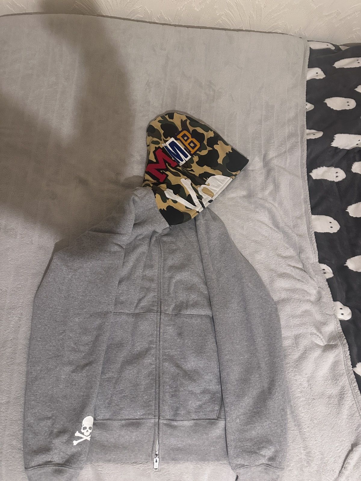 Bape × Mastermind Japan BAPE x Mastermind Shark Camo Full Zip Size US M / EU 48-50 / 2 - 2 Thumbnail