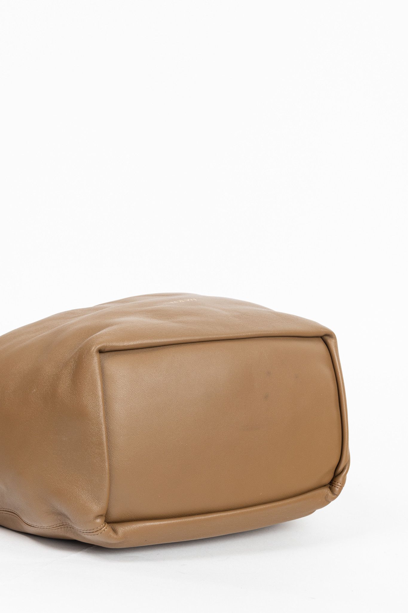 Loewe Loewe Squeeze Medium Oak Leather Shoulder Bag Size ONE SIZE - 5 Thumbnail