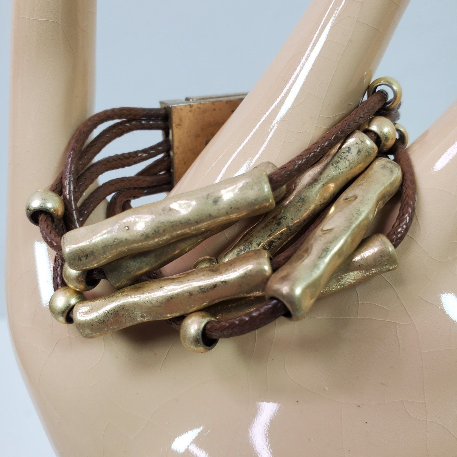 The Unbranded Brand Casual Wrap Bracelet Gold Tone NOS Mag Clasp Multi Strand Size ONE SIZE - 1 Thumbnail