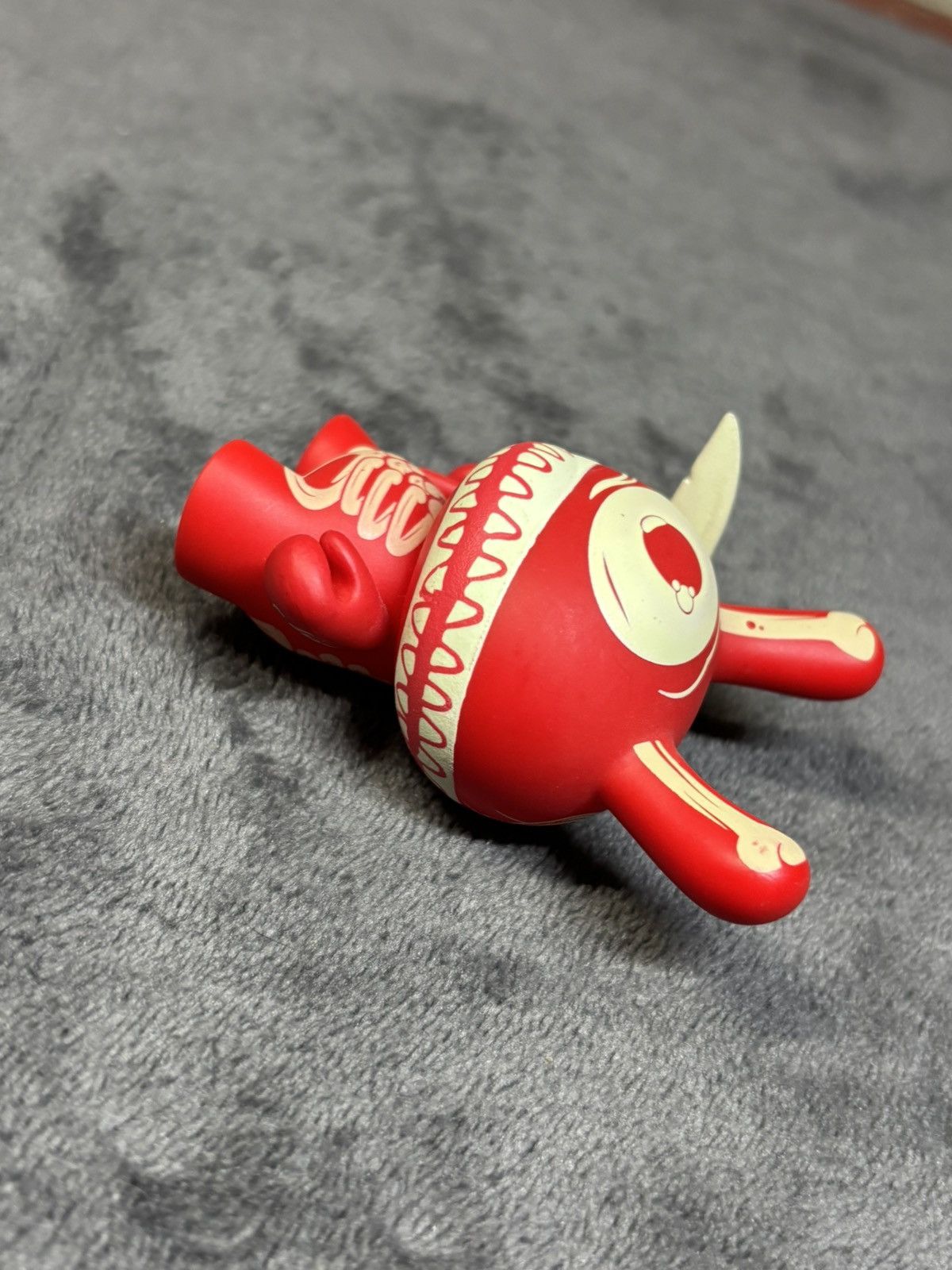 Other Kidrobot Dunny 3 Inch UK Ye Olde English 2009 Mimic Red Size ONE SIZE - 5 Thumbnail